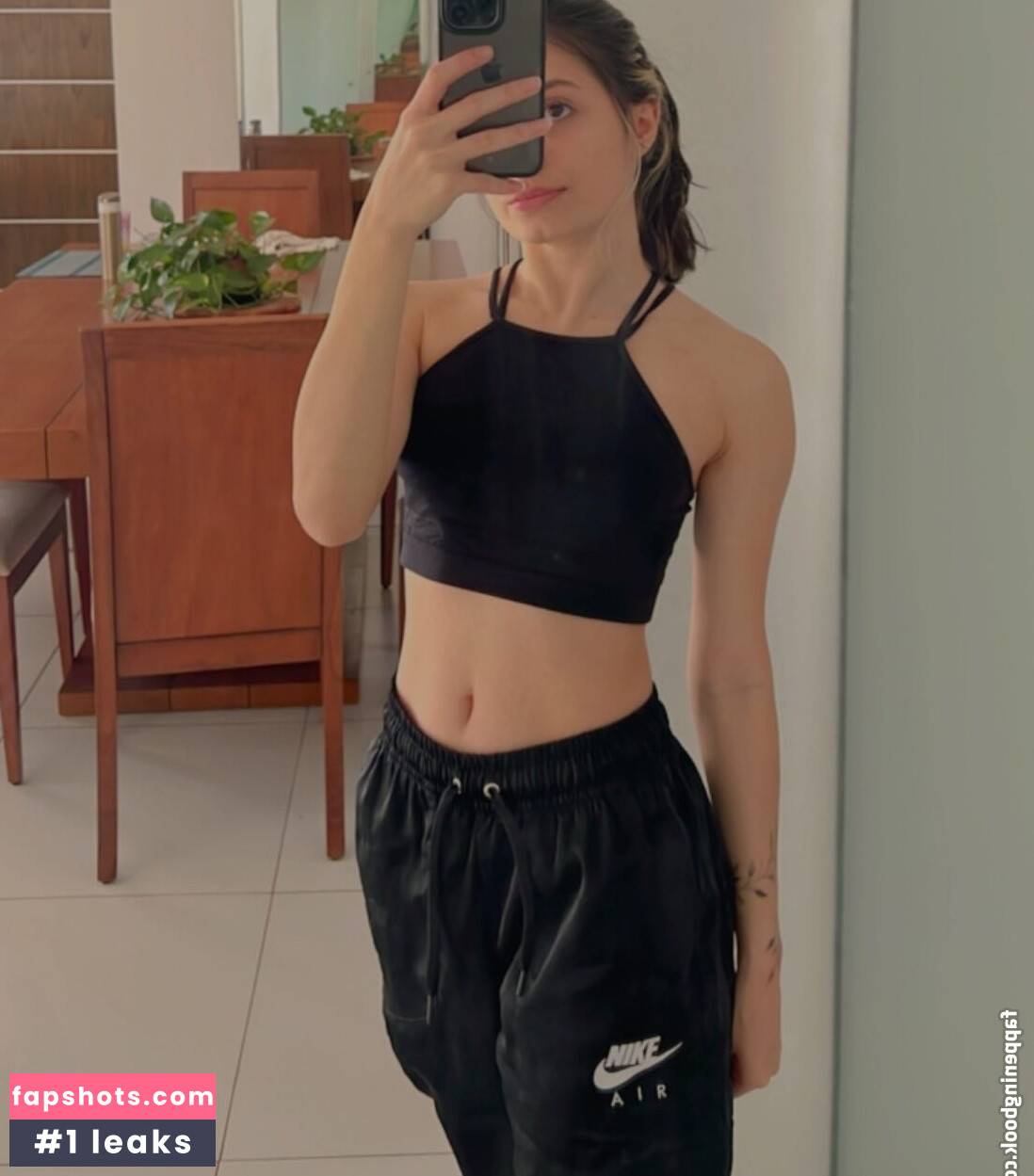 Ingrid Larissa gallery photo #11