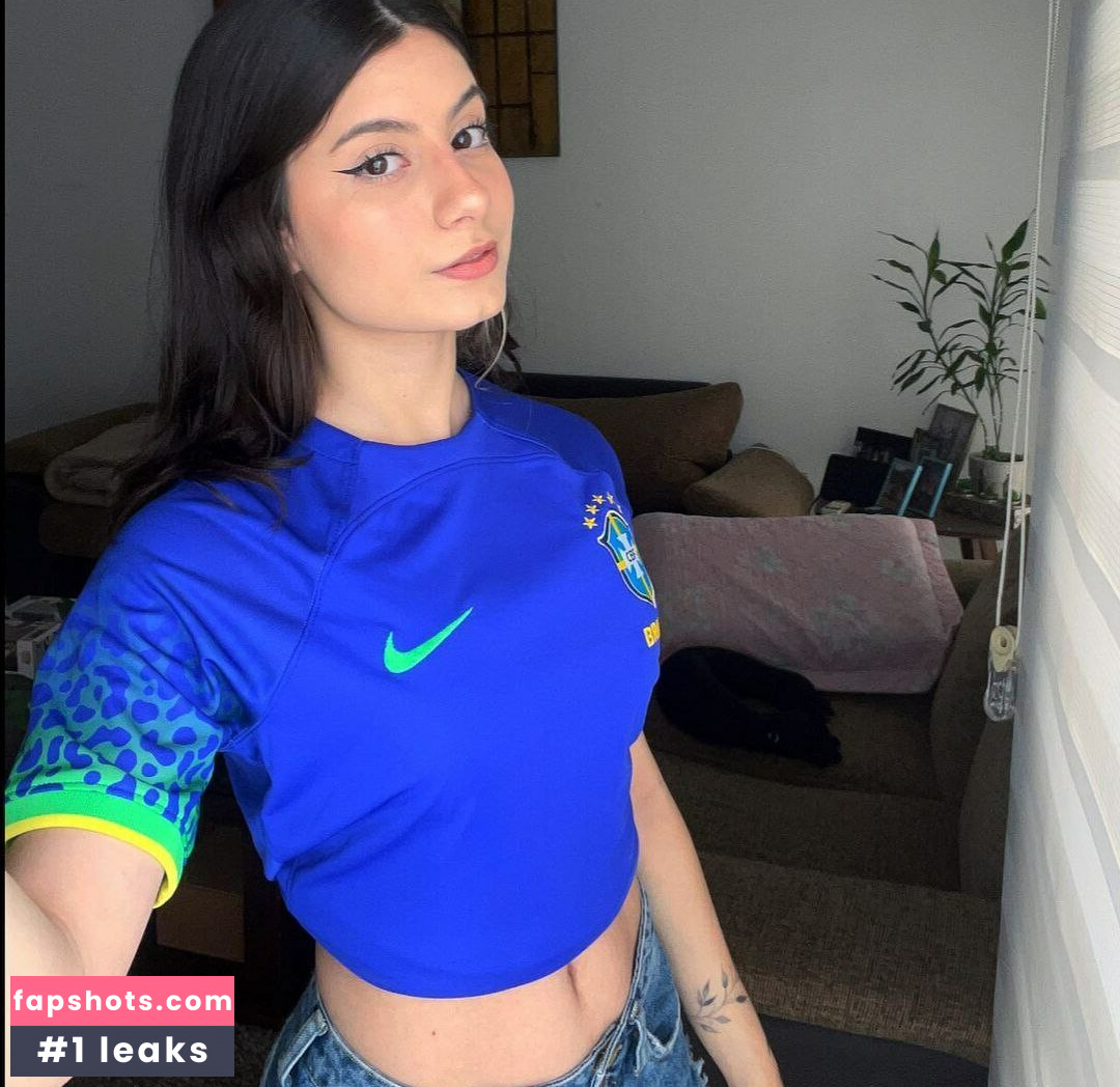 Ingrid Larissa gallery photo #12