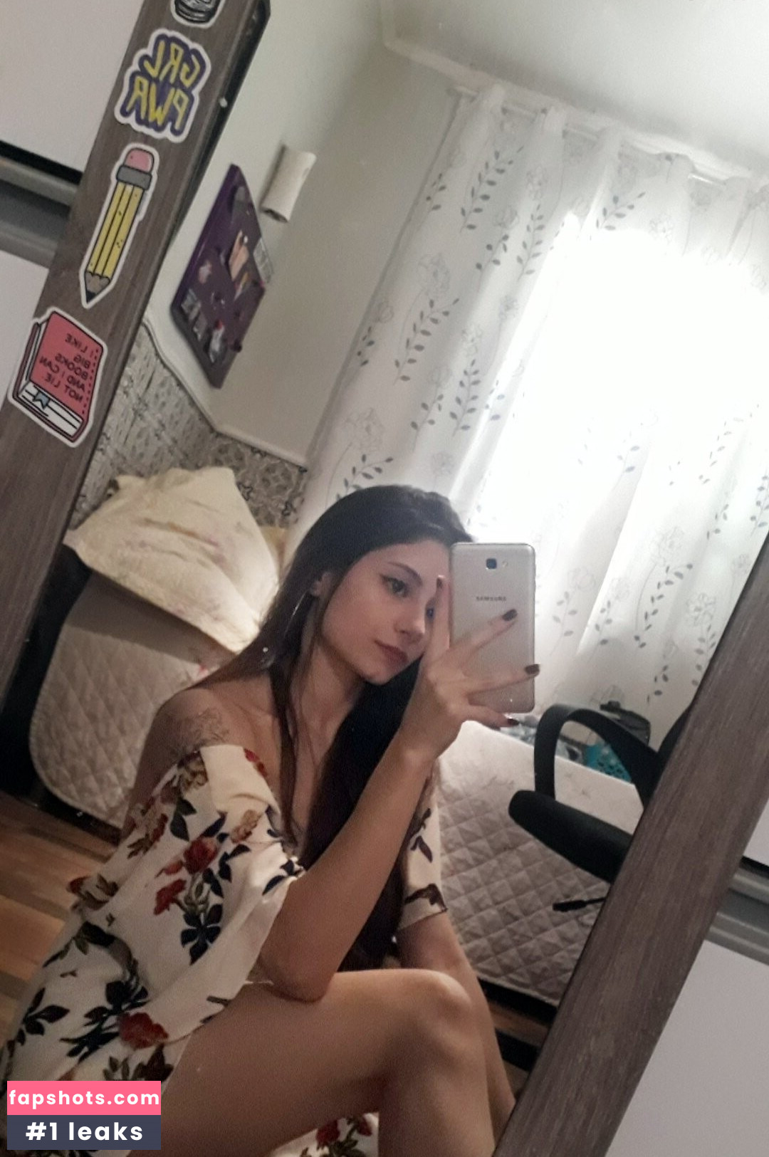 Ingrid Larissa gallery photo #26