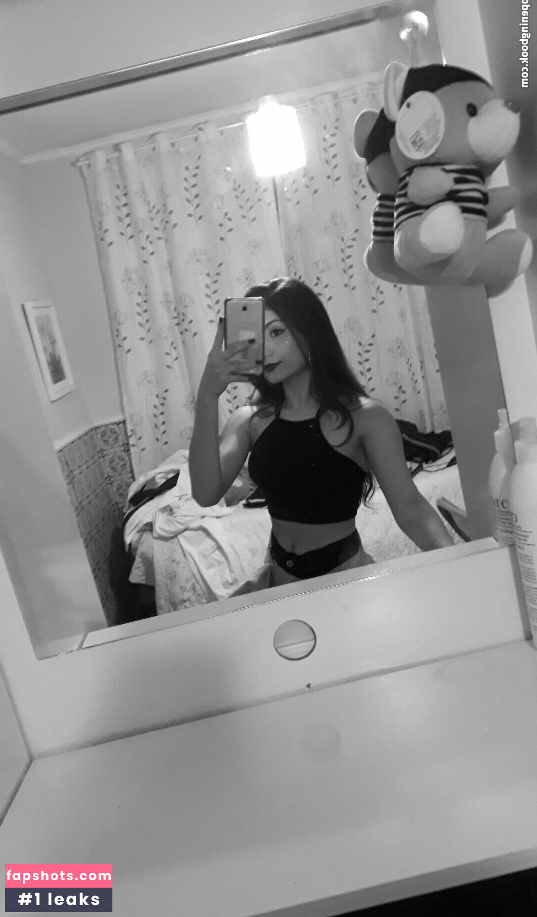 Ingrid Larissa gallery photo #49