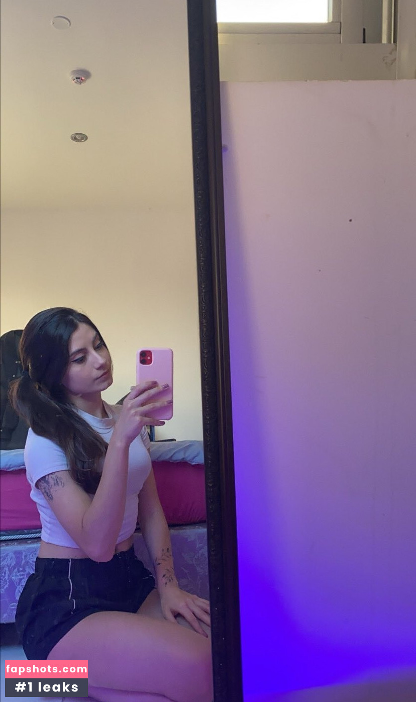 Ingrid Larissa gallery photo #54