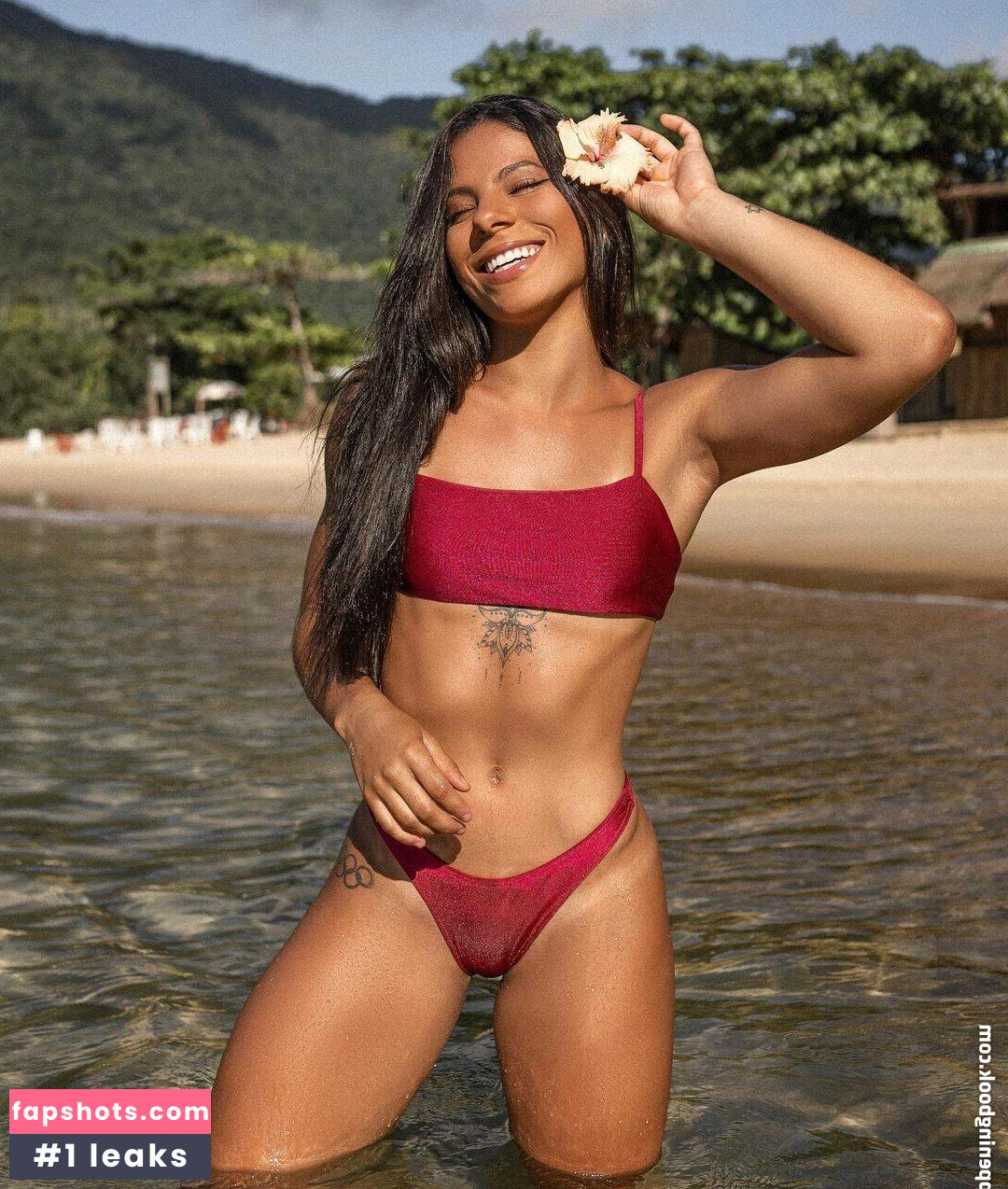 Ingrid Oliveira gallery photo #6