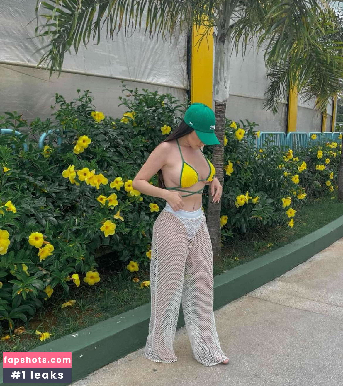 Ingrid Rodrigues nude babe gallery