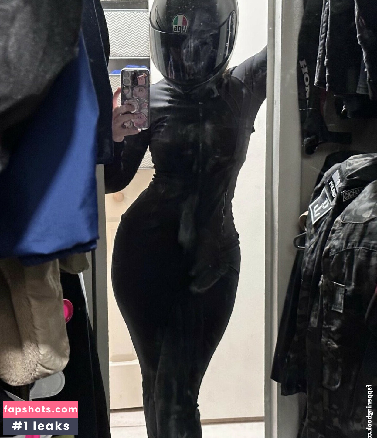 Initialelon gallery photo #25