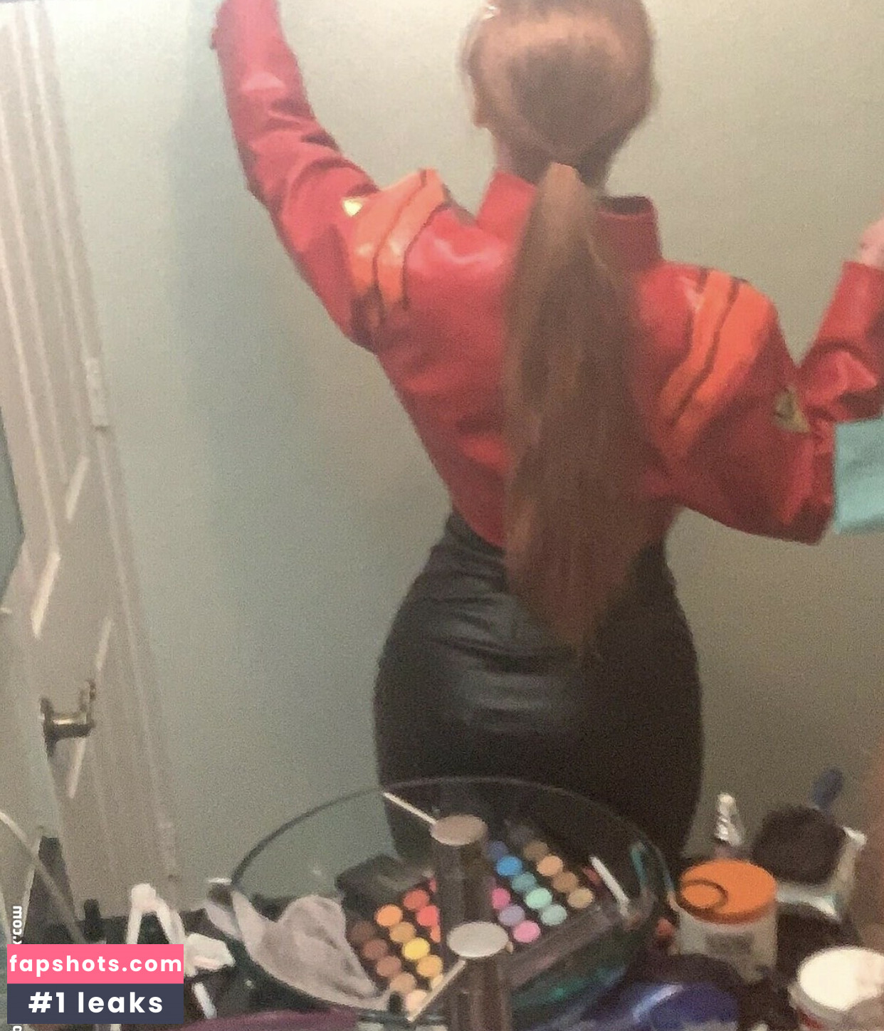 Initialelon gallery photo #36