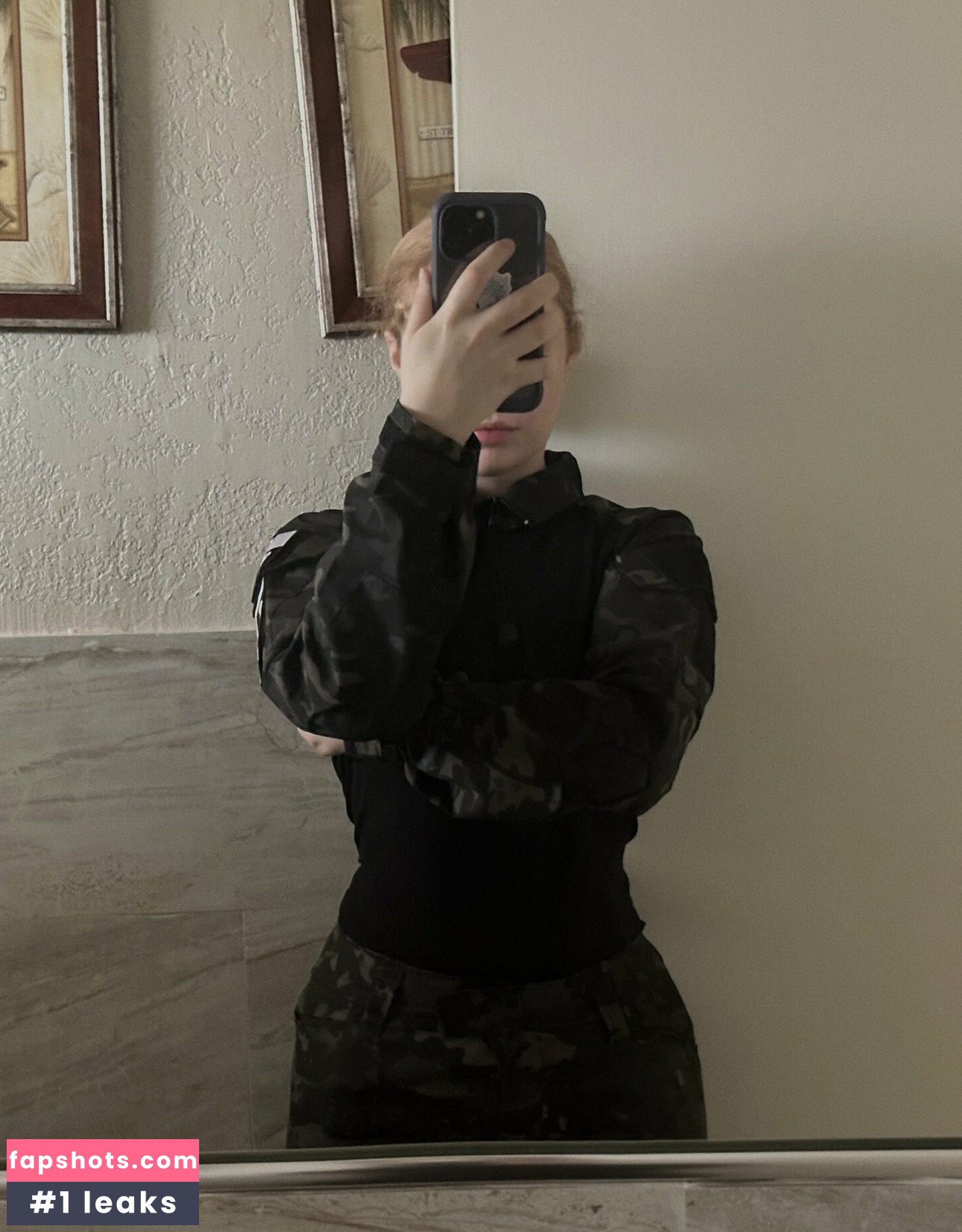 Initialelon gallery photo #41