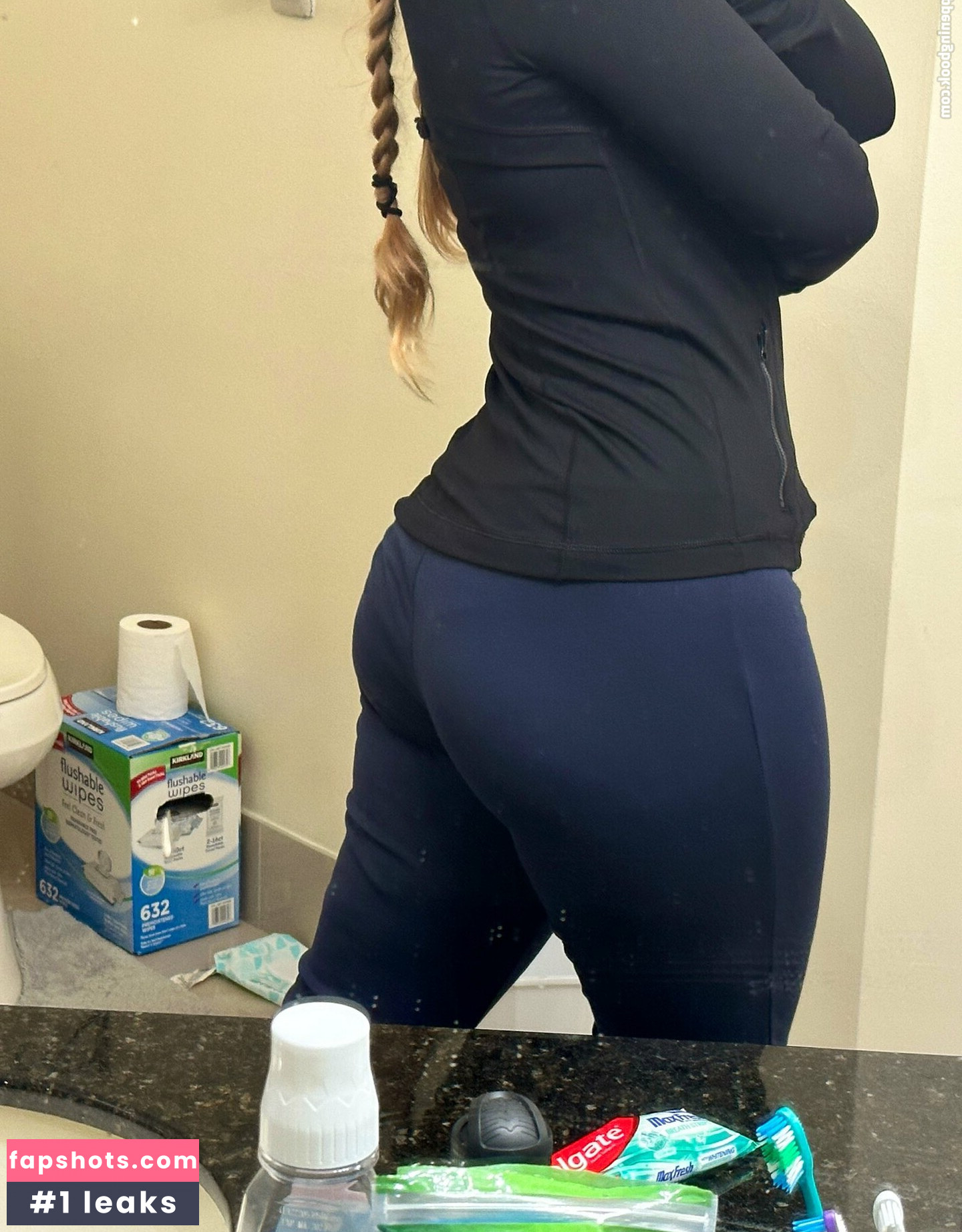 Initialelon gallery photo #44