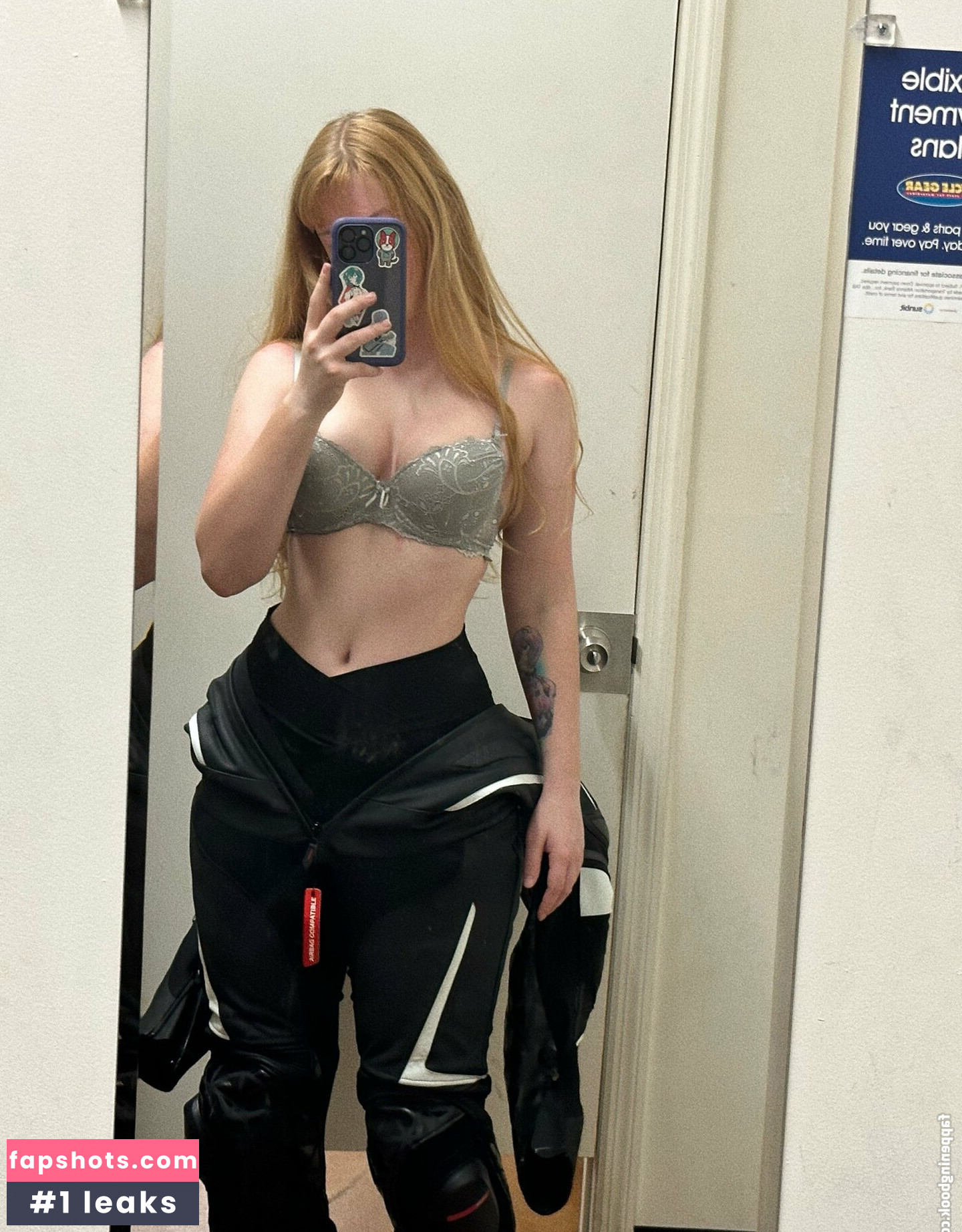 Initialelon gallery photo #46