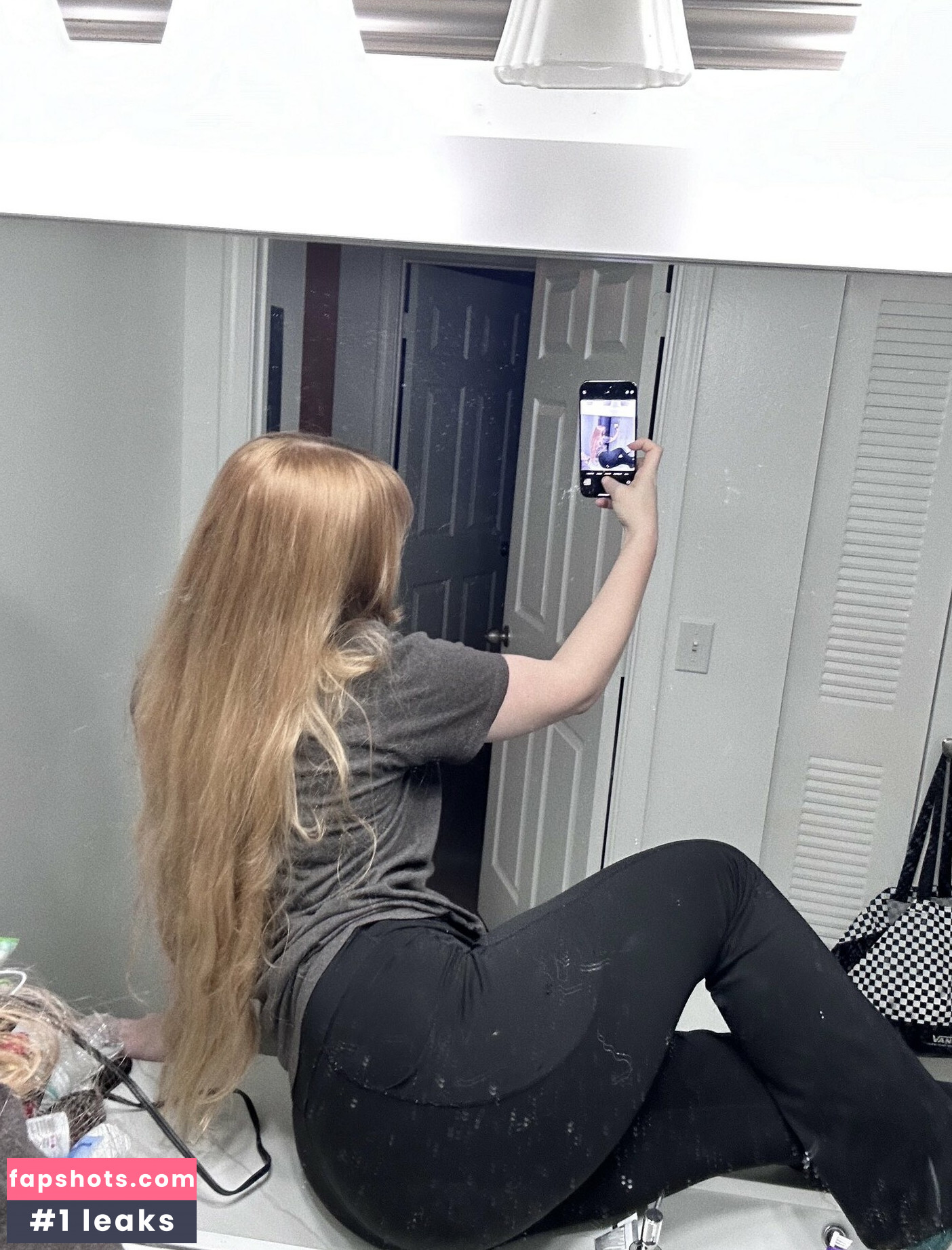 Initialelon gallery photo #9