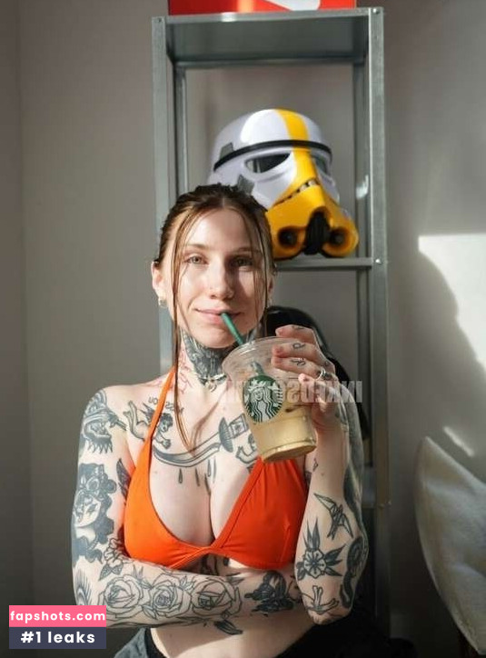 InkedSophiie gallery photo #24