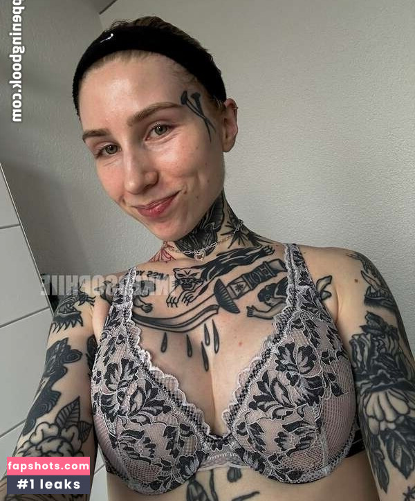 InkedSophiie gallery photo #8