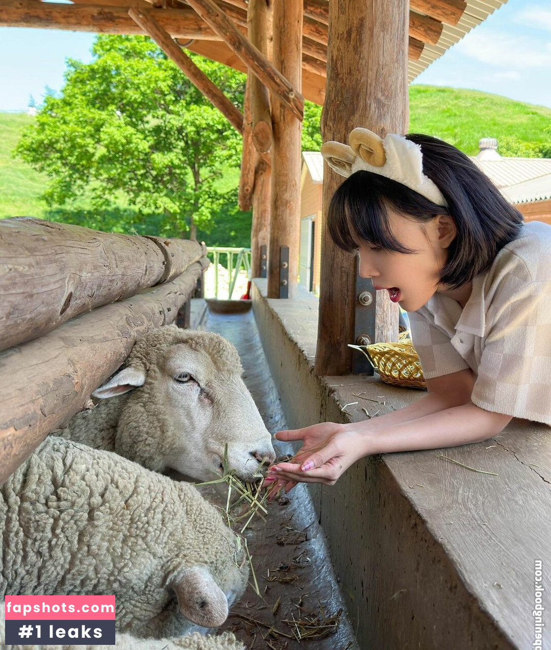 Inkyung gallery photo #380