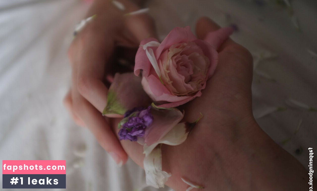 Insuh Yoon gallery photo #4