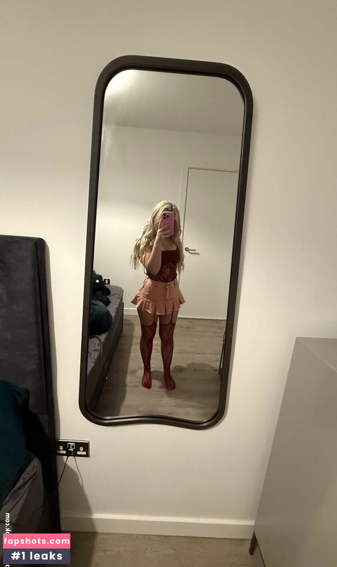 internetxgrrl Nude Leaks OnlyFans Photos #2 - LeakJerk