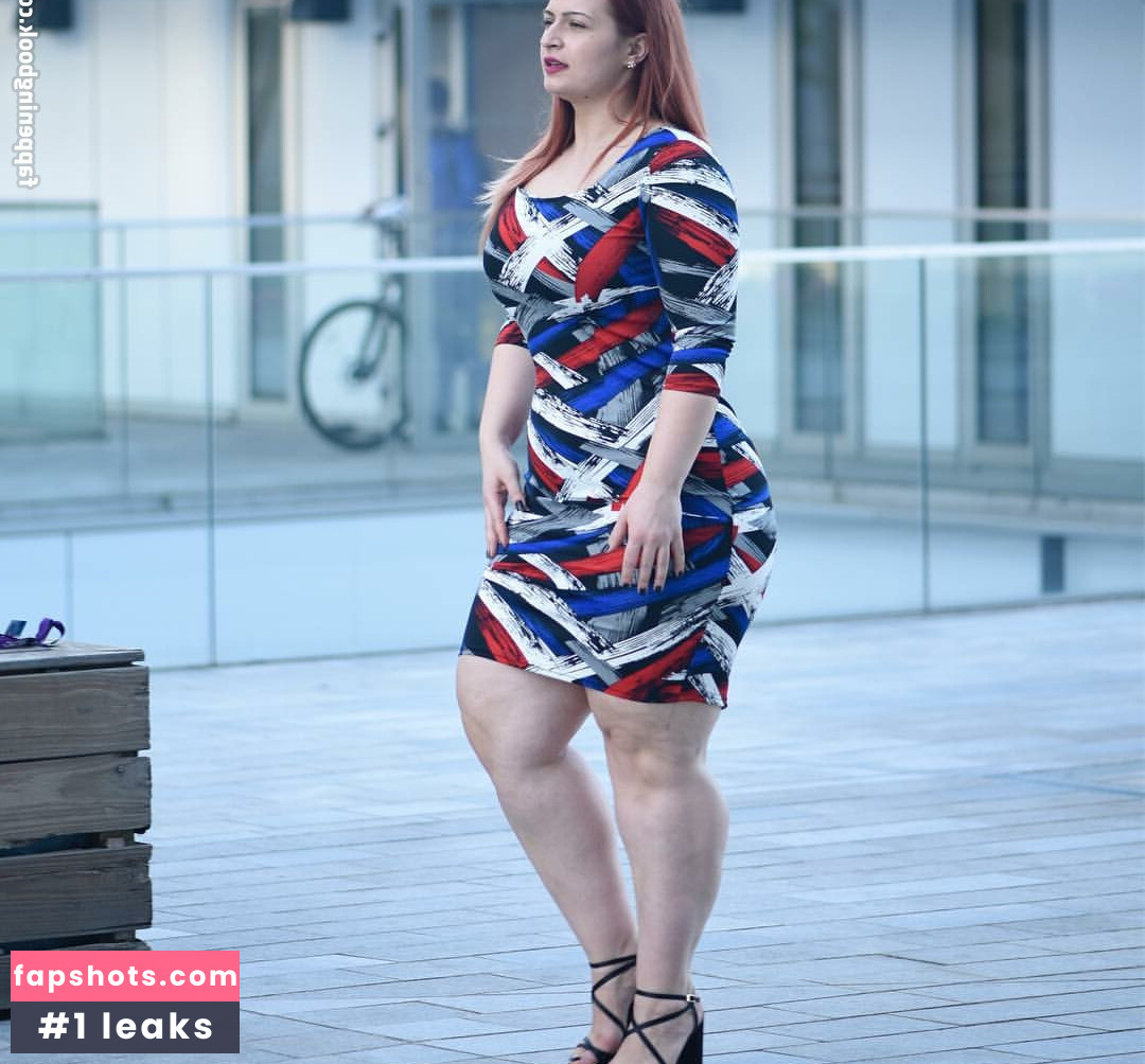 Ioana Chira gallery photo #8