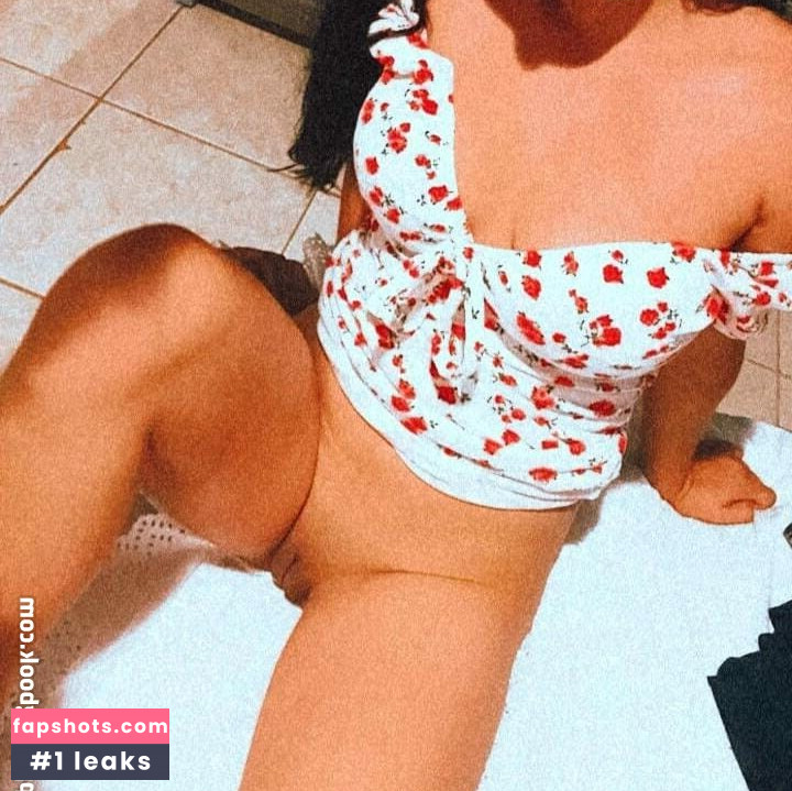 IosonoMia nude babe gallery