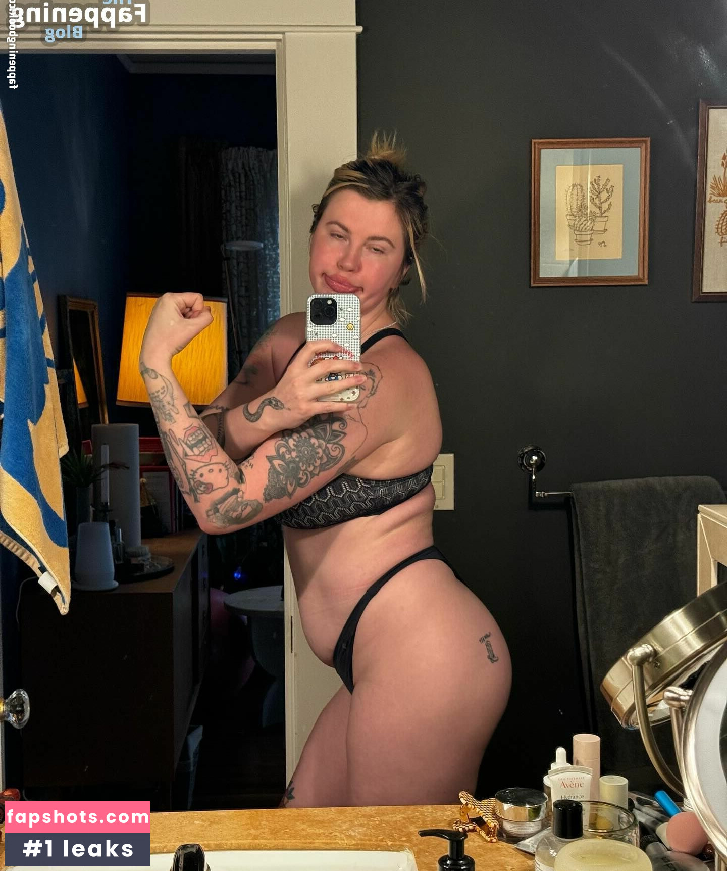 Ireland Baldwin gallery photo #113