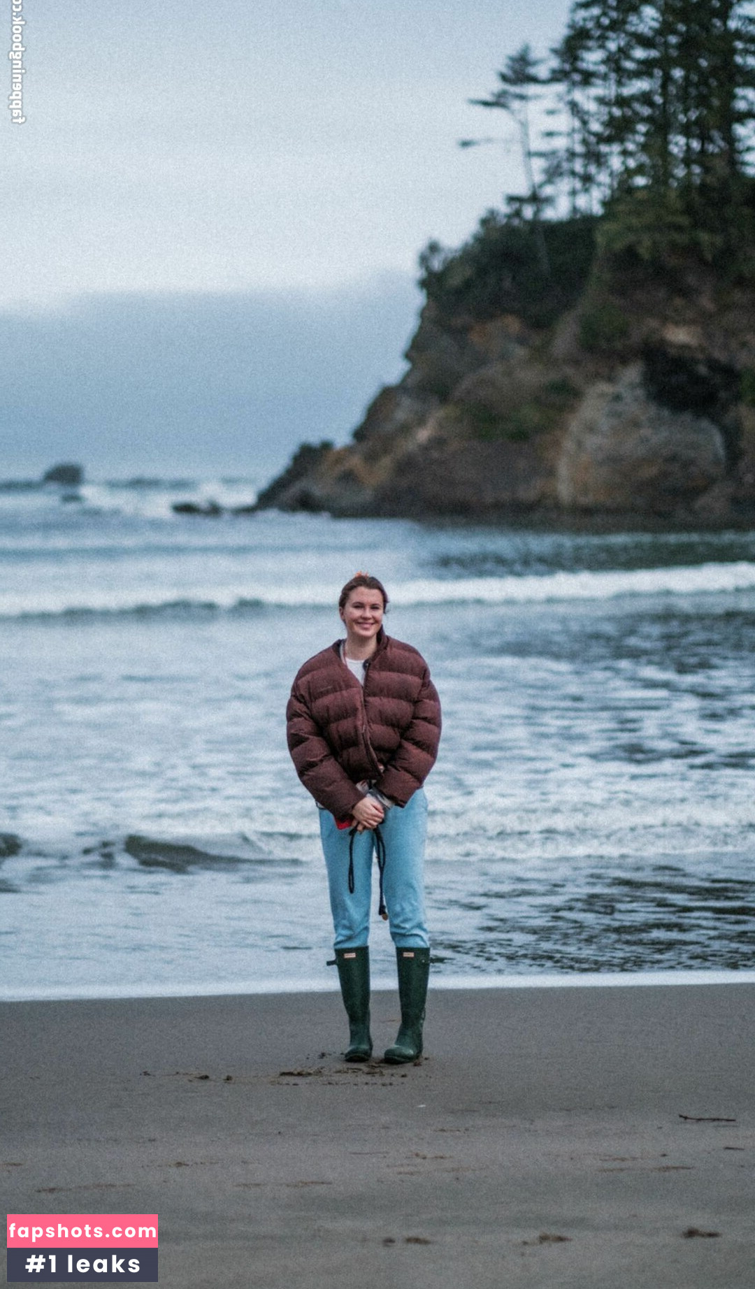 Ireland Baldwin gallery photo #126