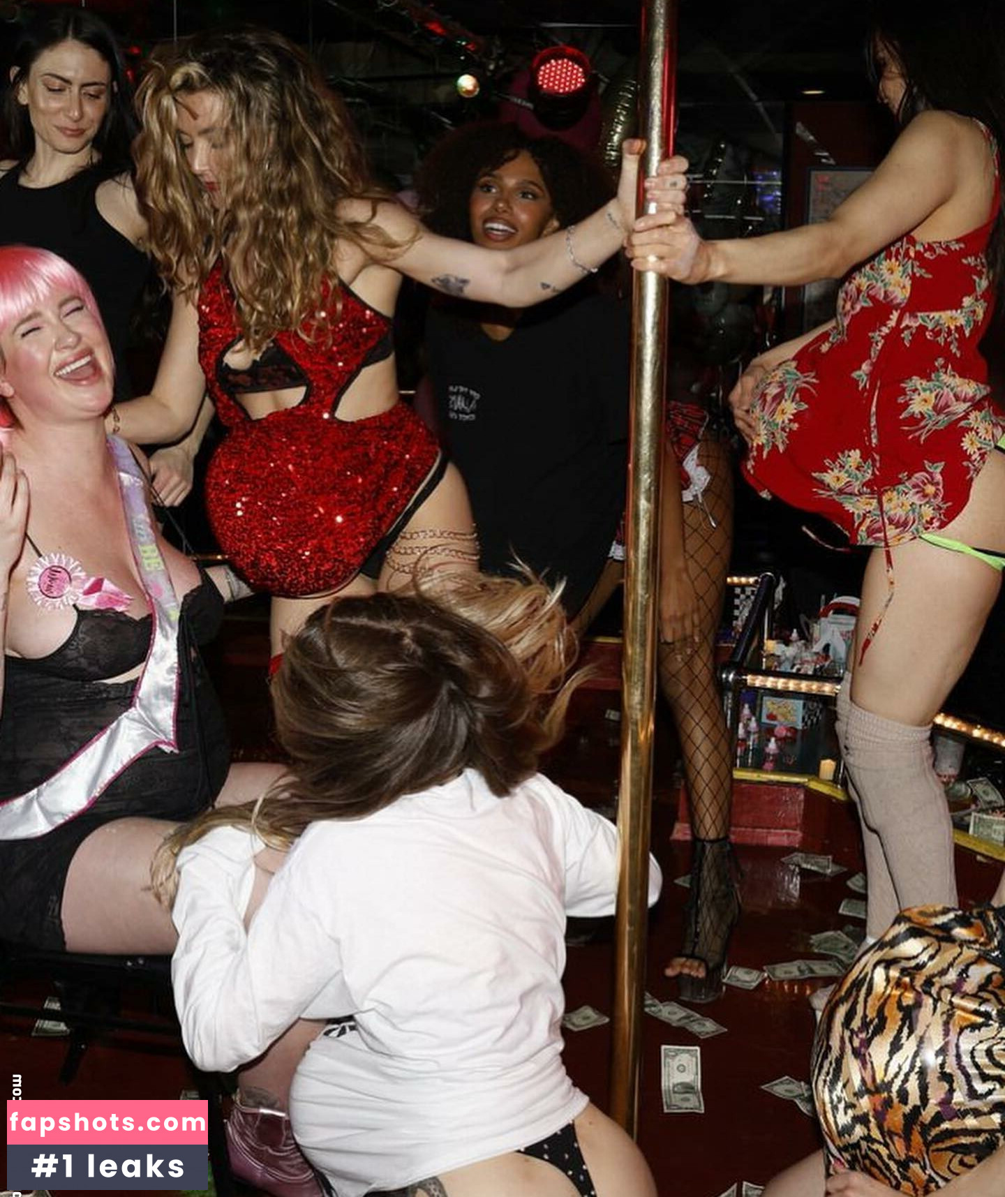 Ireland Baldwin gallery photo #153