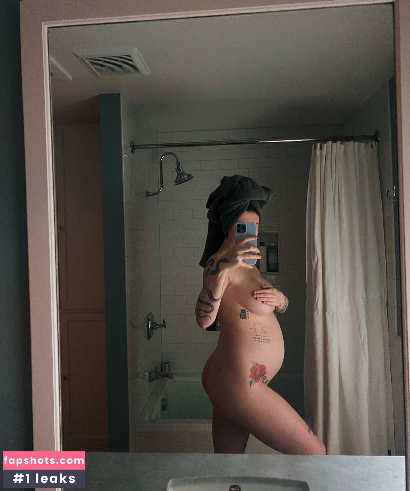 Ireland Baldwin gallery photo #158