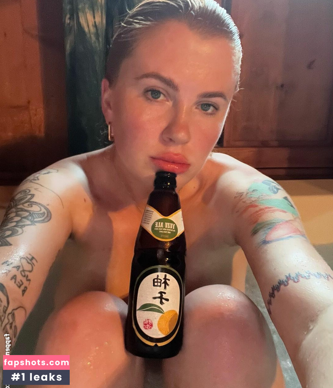 Ireland Baldwin gallery photo #181