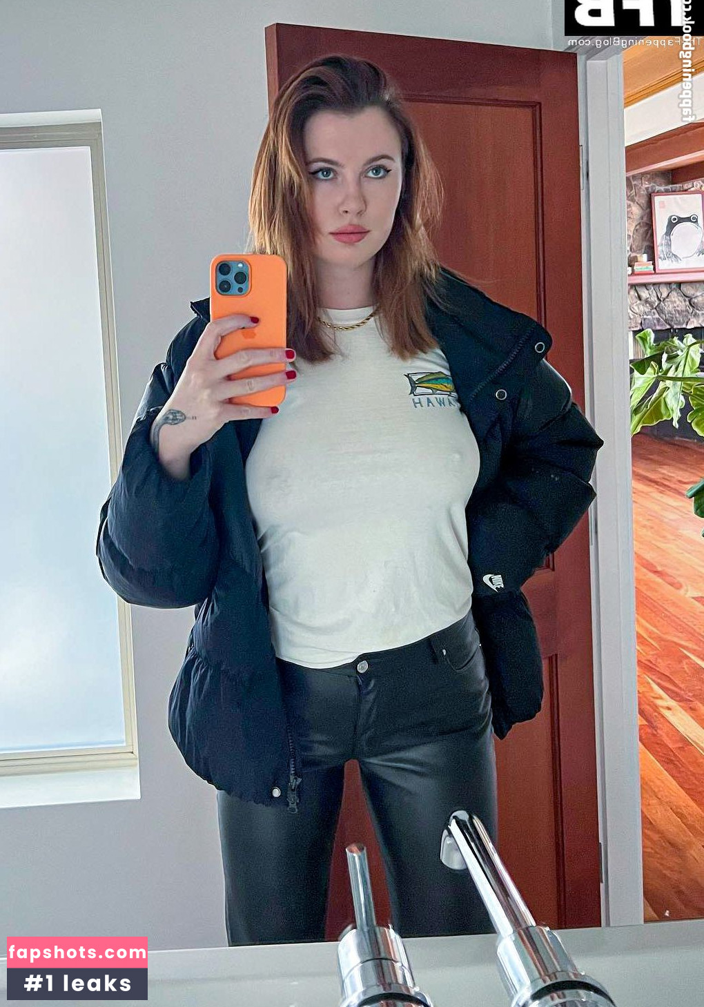 Ireland Baldwin gallery photo #233