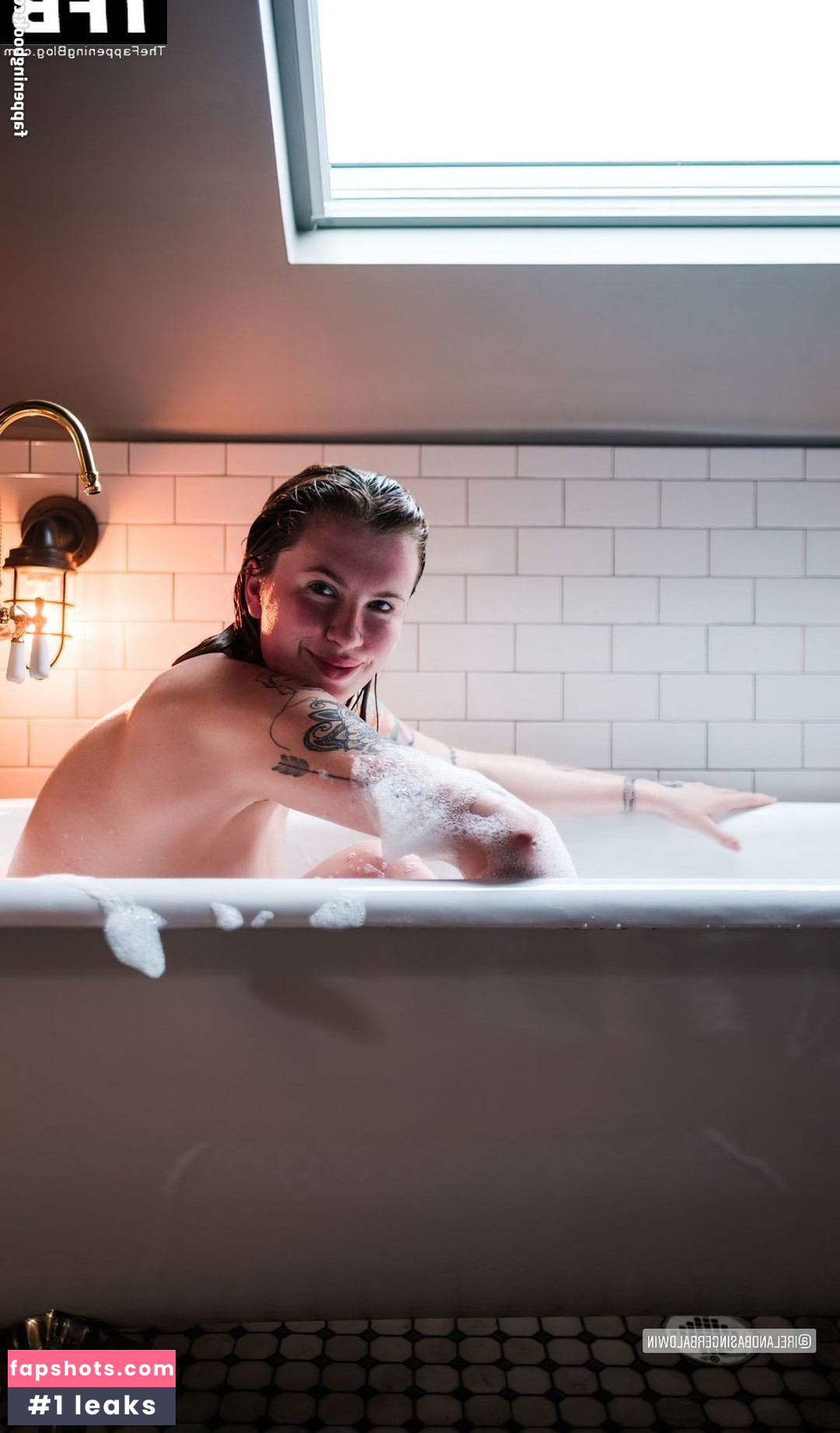 Ireland Baldwin gallery photo #272