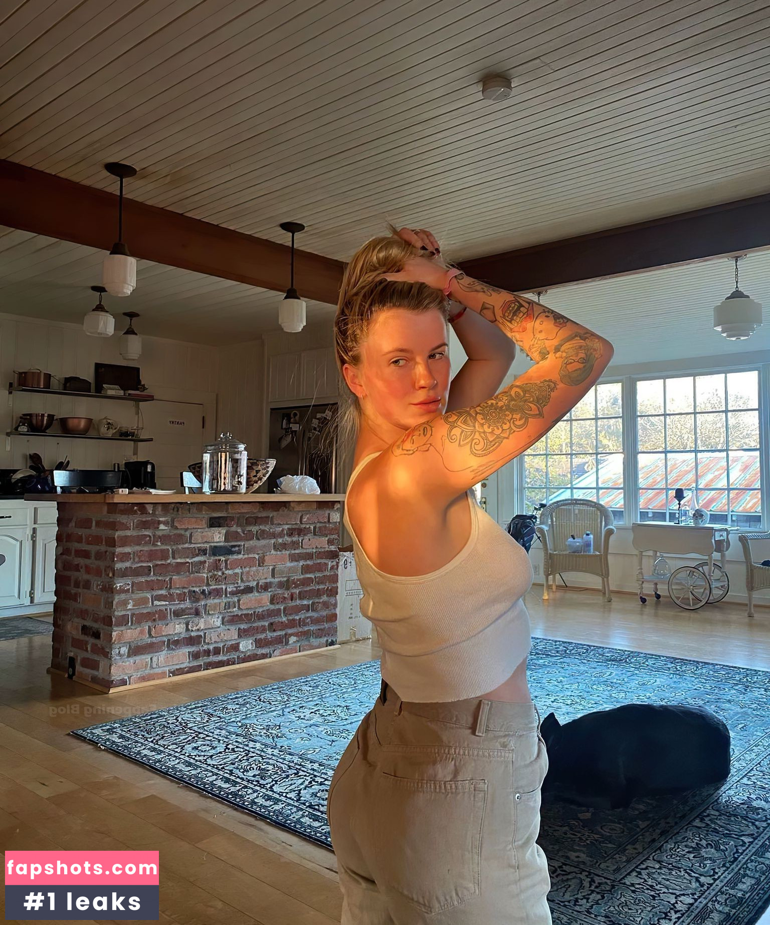 Ireland Baldwin gallery photo #285