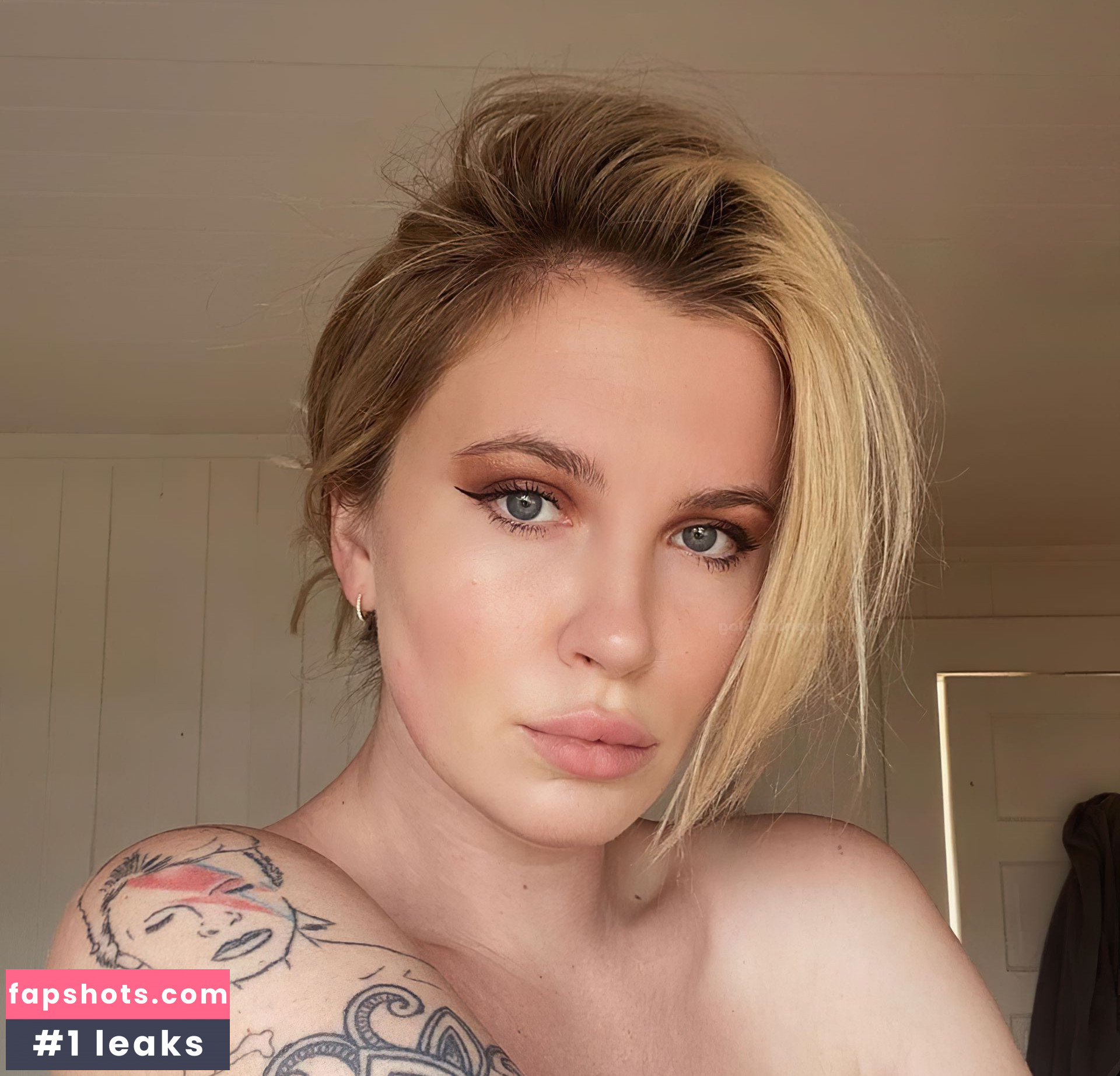 Ireland Baldwin gallery photo #290