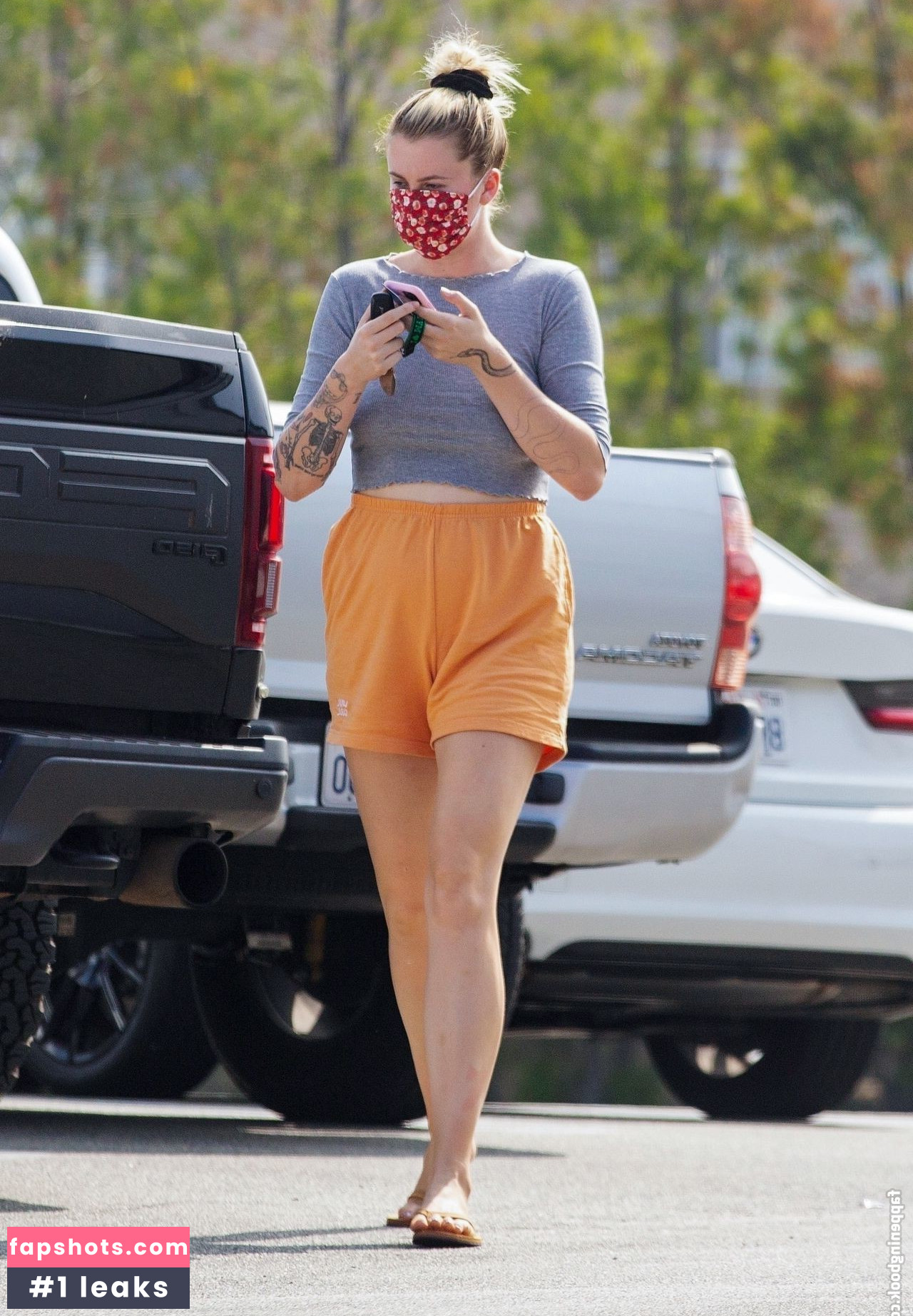 Ireland Baldwin gallery photo #292