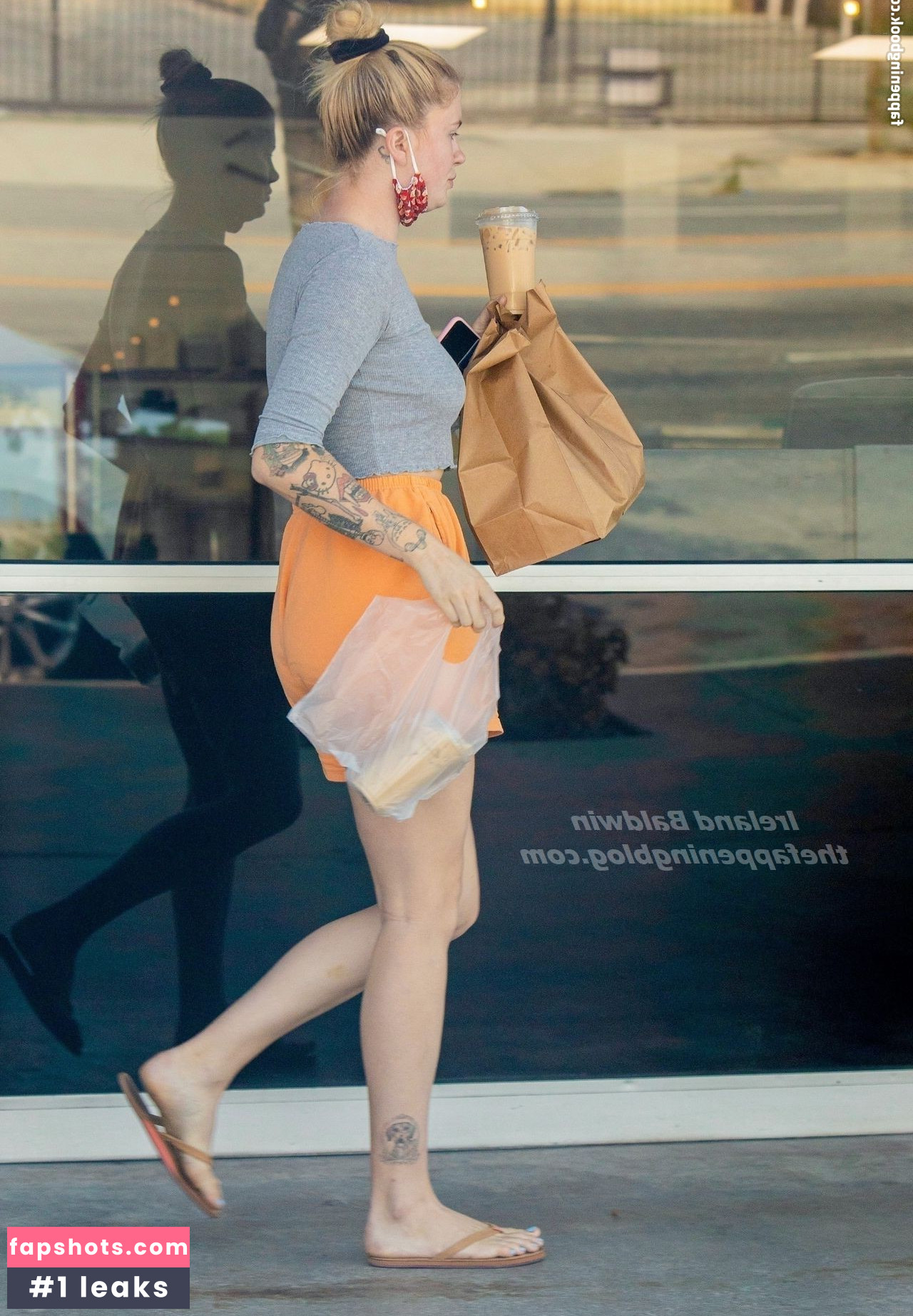 Ireland Baldwin gallery photo #293