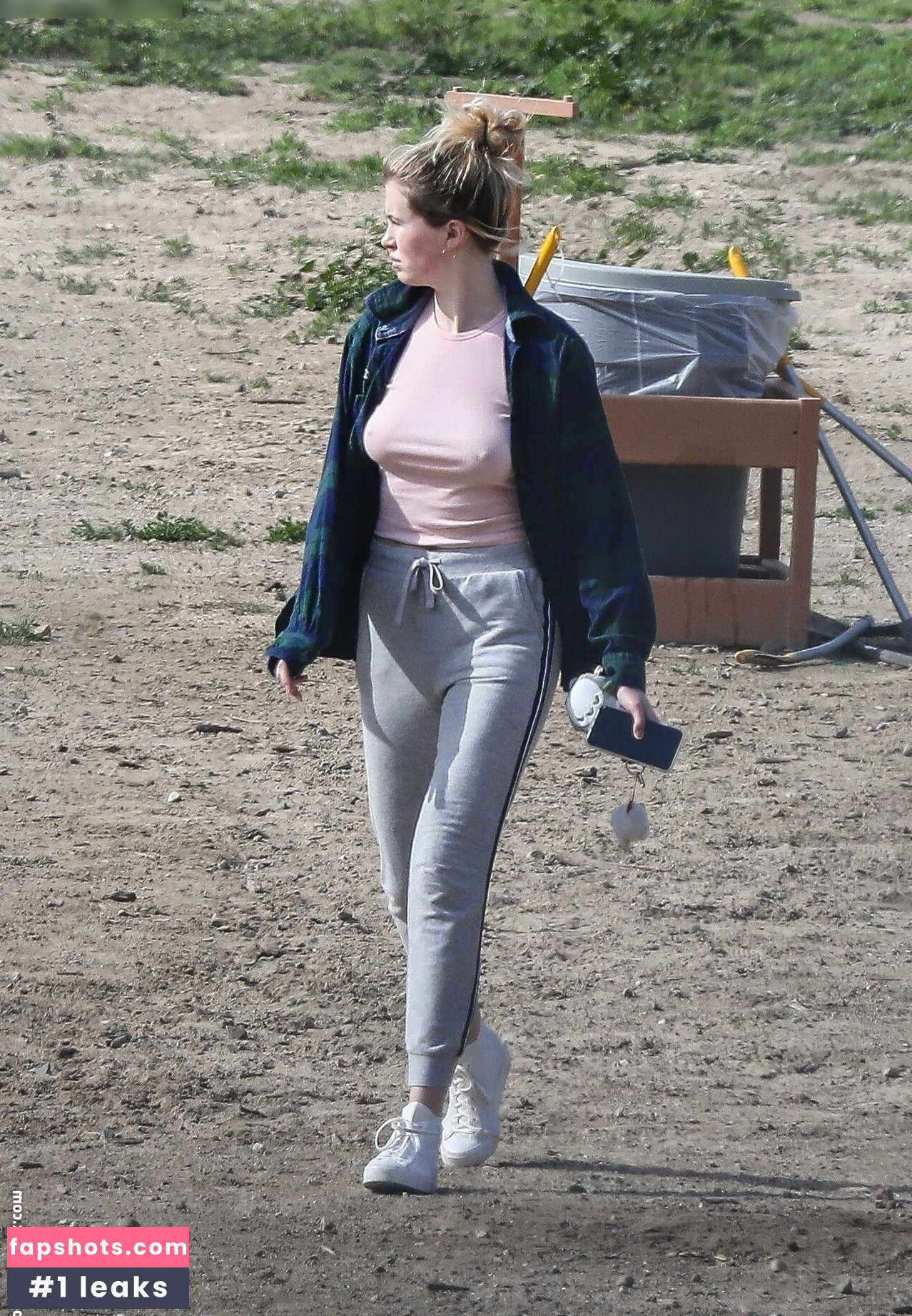 Ireland Baldwin gallery photo #31