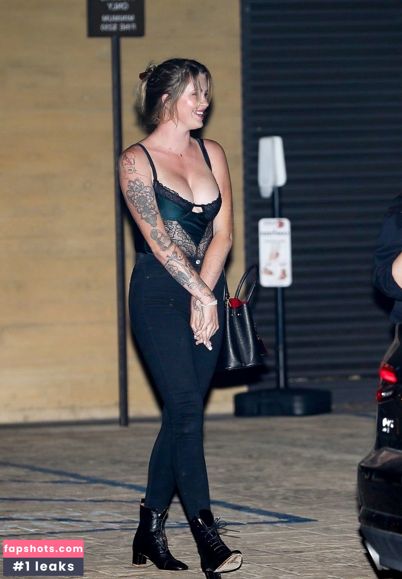 Ireland Baldwin gallery photo #326