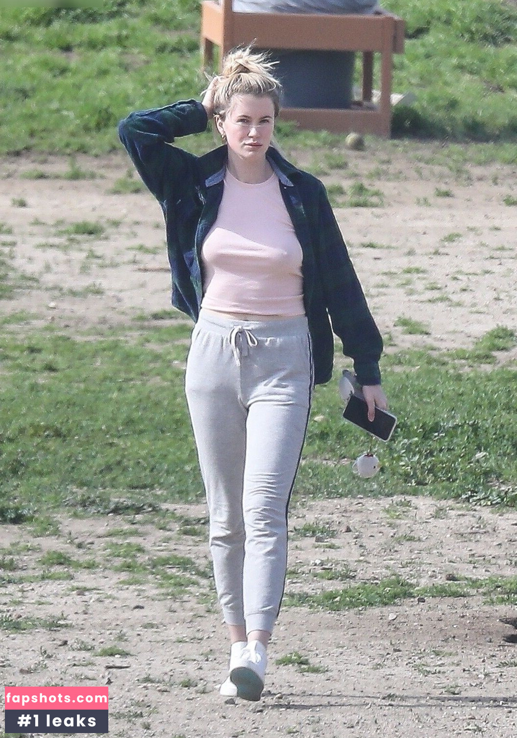 Ireland Baldwin gallery photo #35