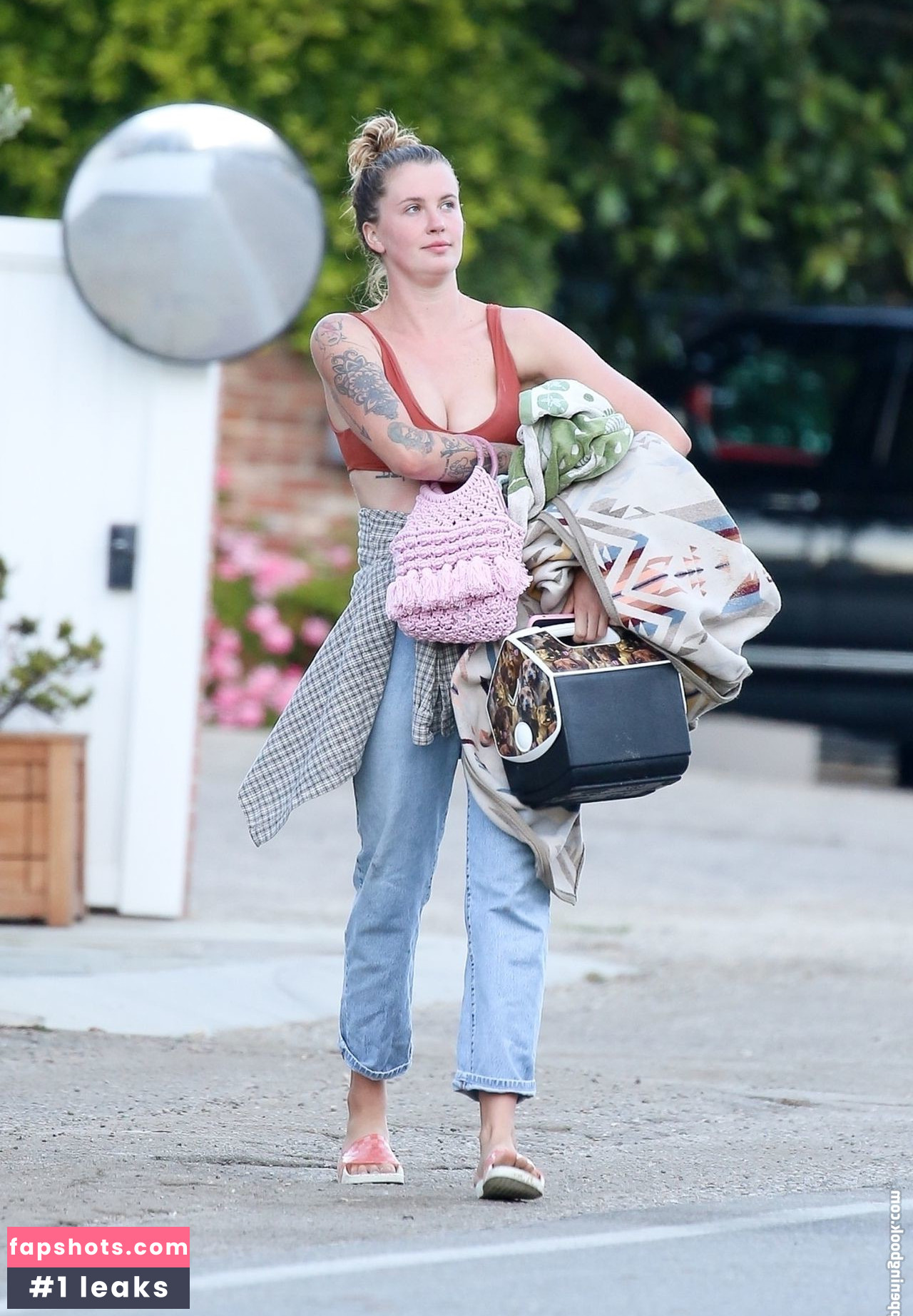 Ireland Baldwin gallery photo #365