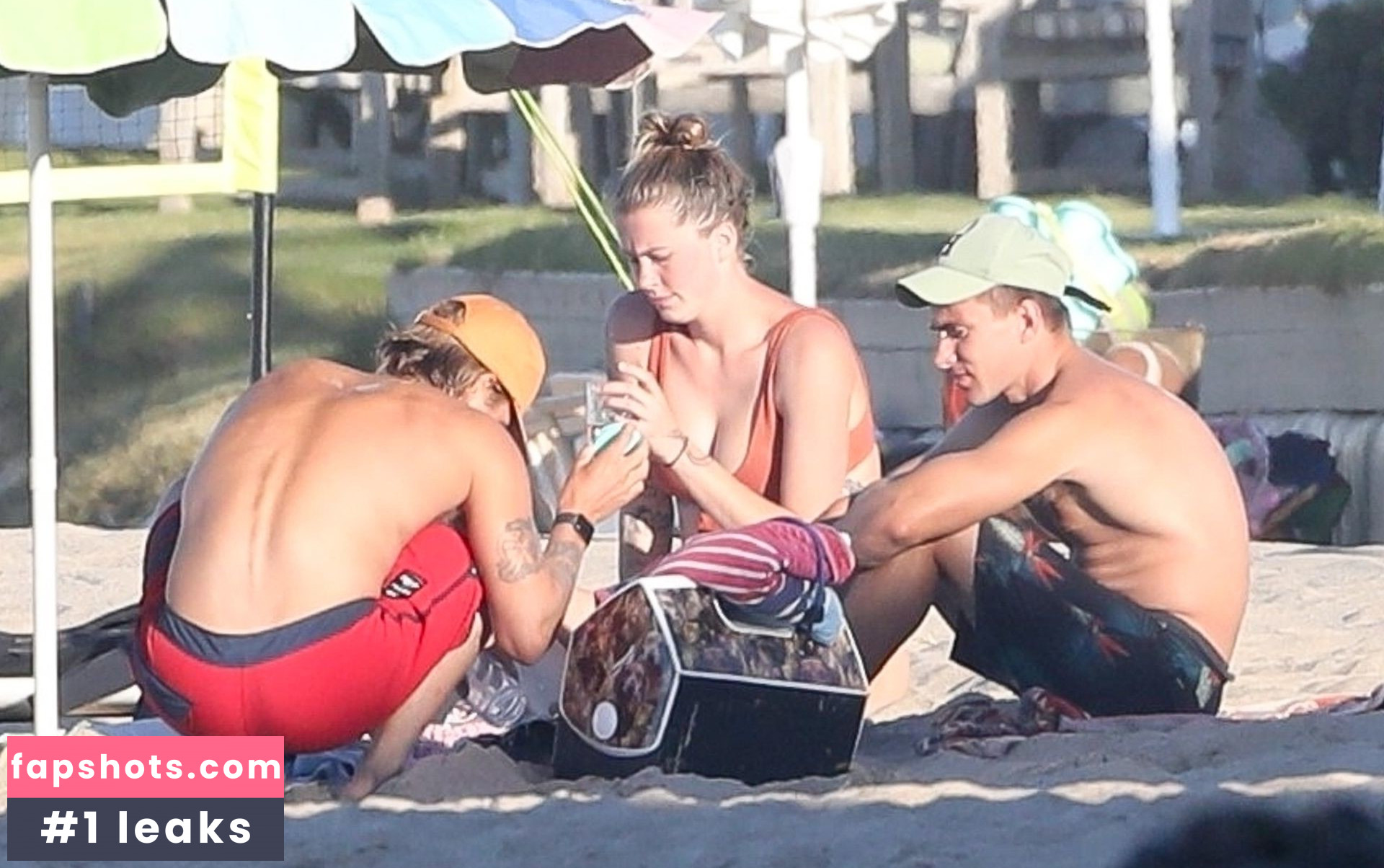 Ireland Baldwin gallery photo #383