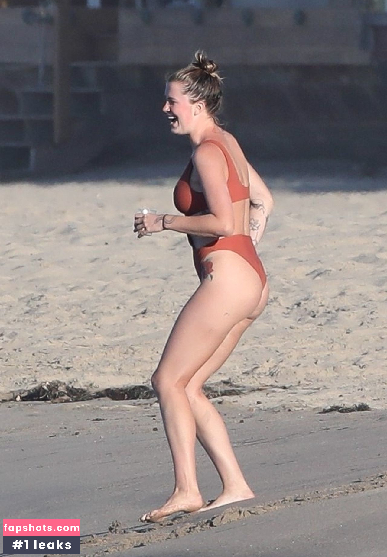 Ireland Baldwin gallery photo #388