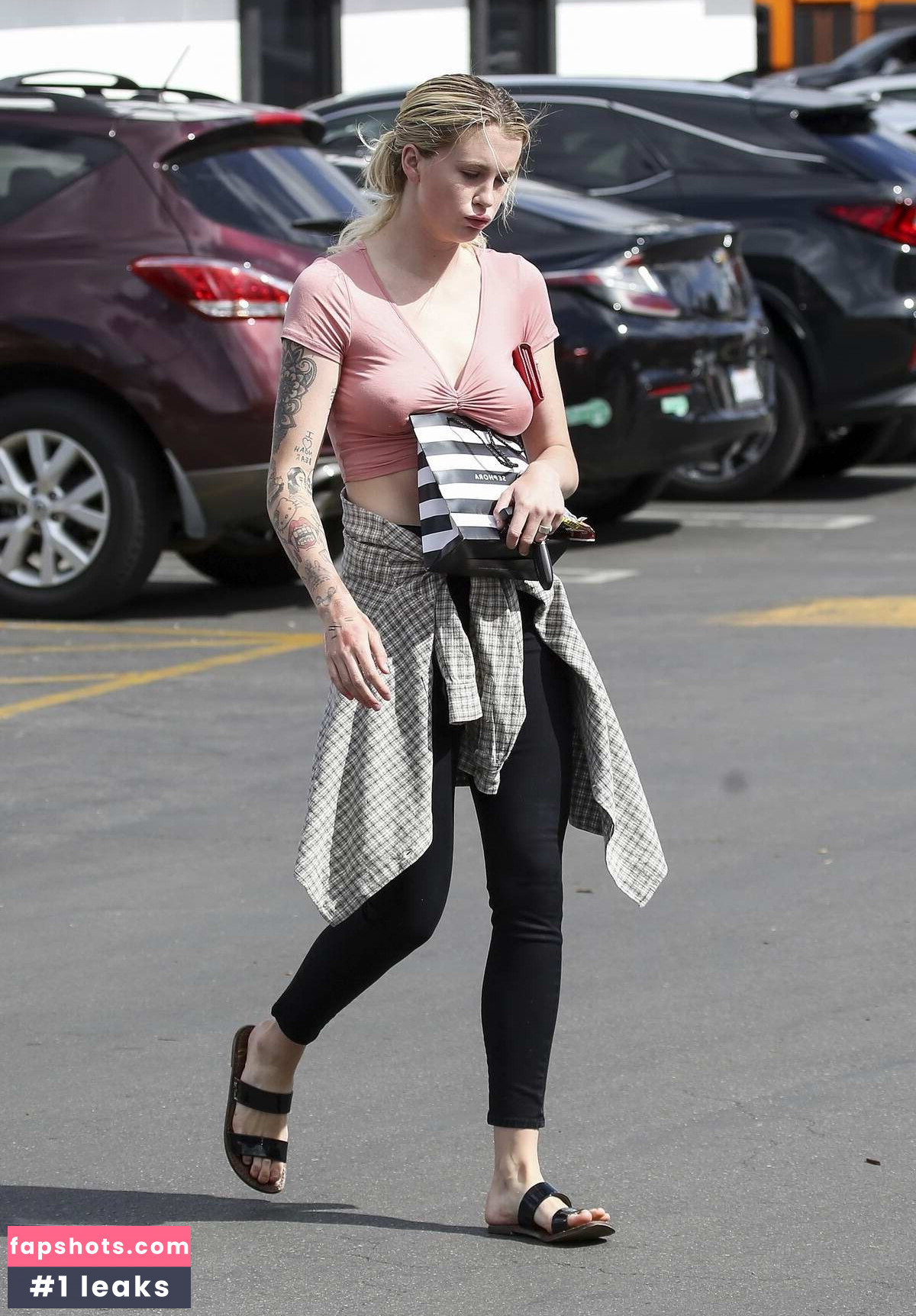 Ireland Baldwin gallery photo #42