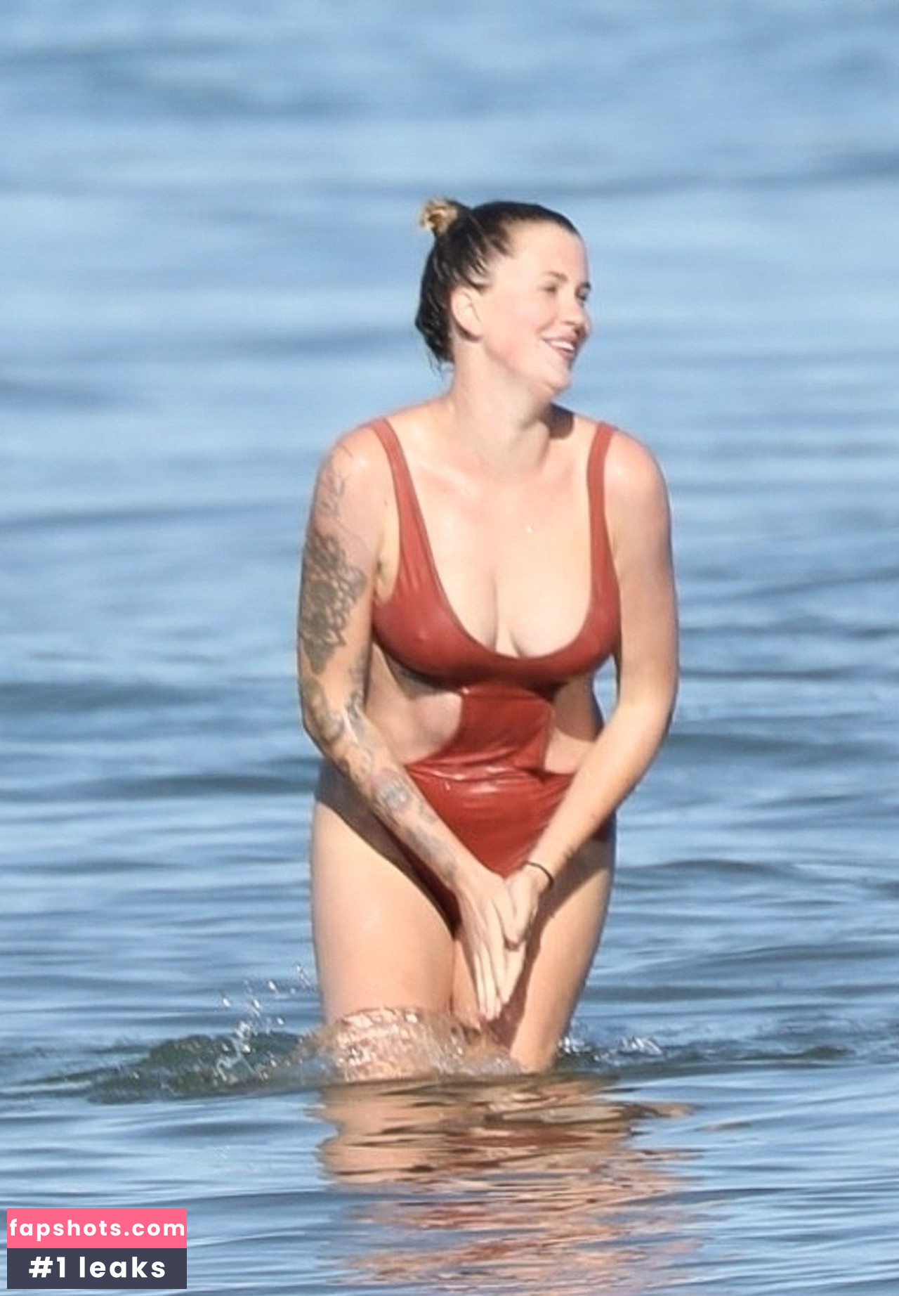 Ireland Baldwin gallery photo #411