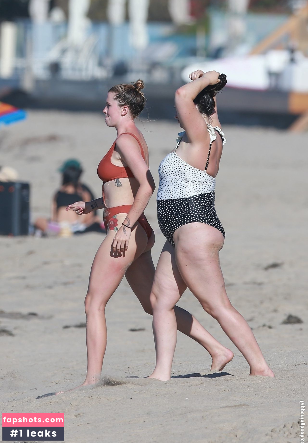 Ireland Baldwin gallery photo #420