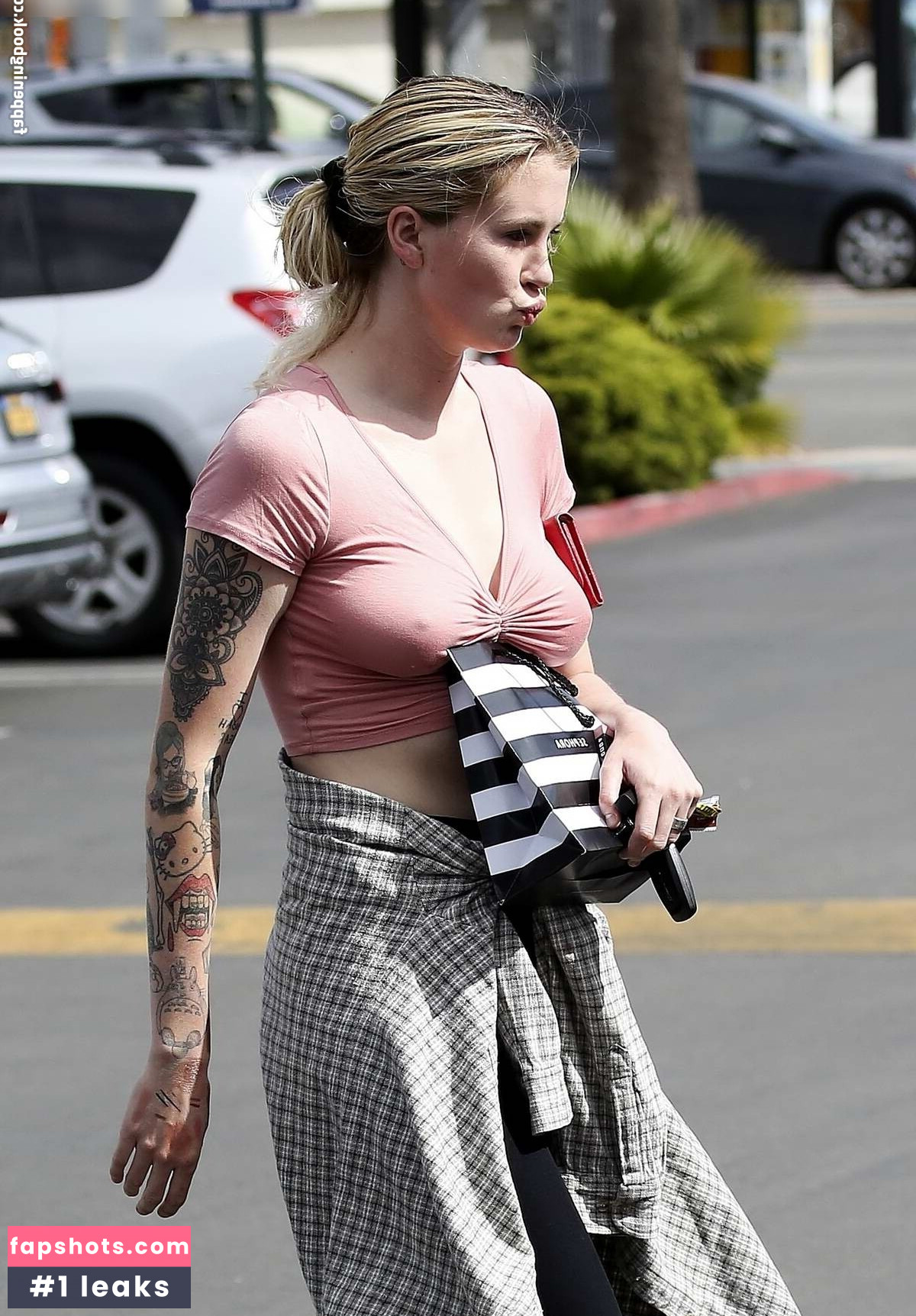 Ireland Baldwin gallery photo #43