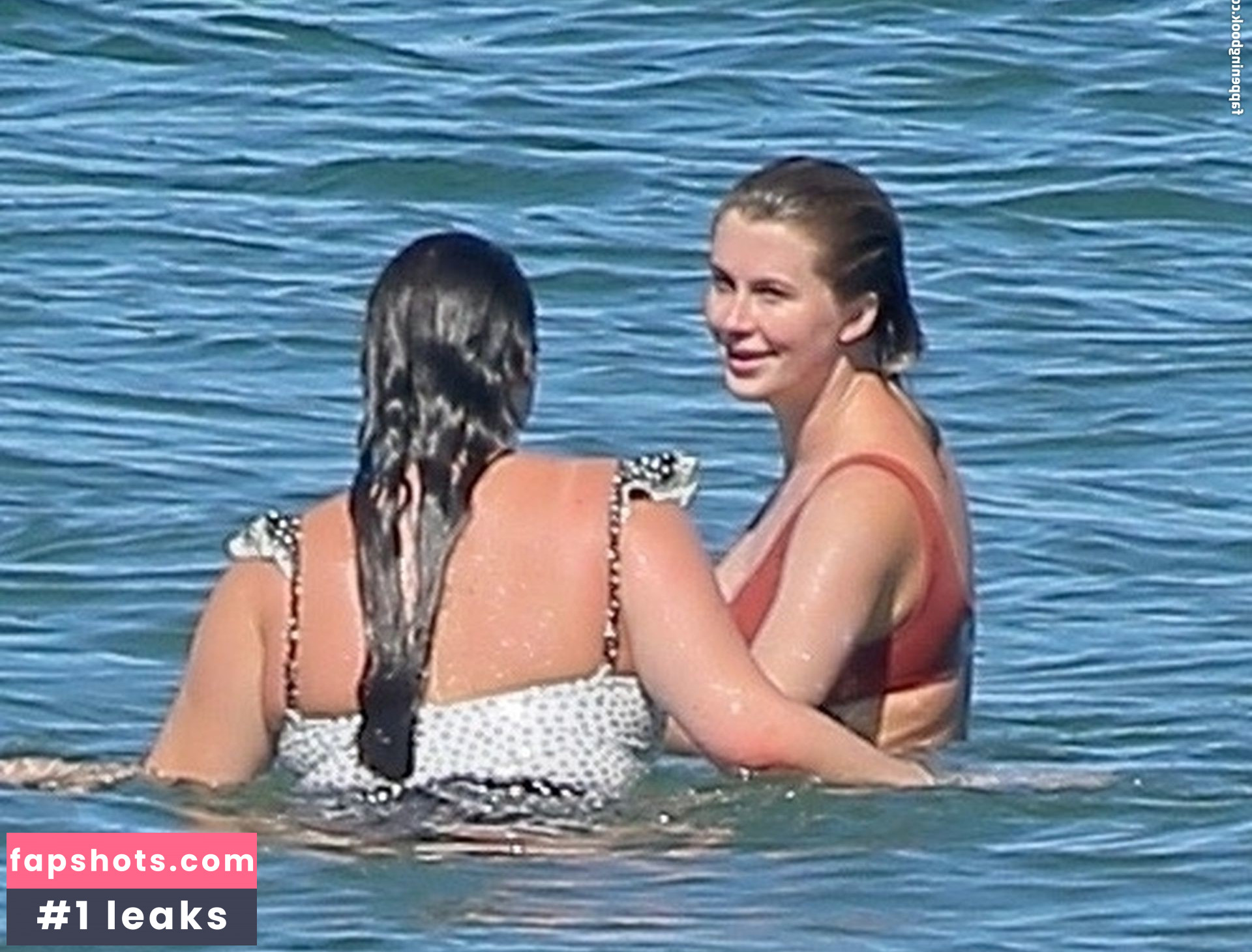 Ireland Baldwin gallery photo #425