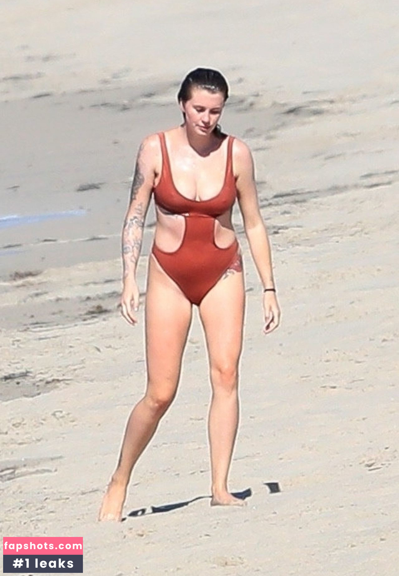 Ireland Baldwin gallery photo #431