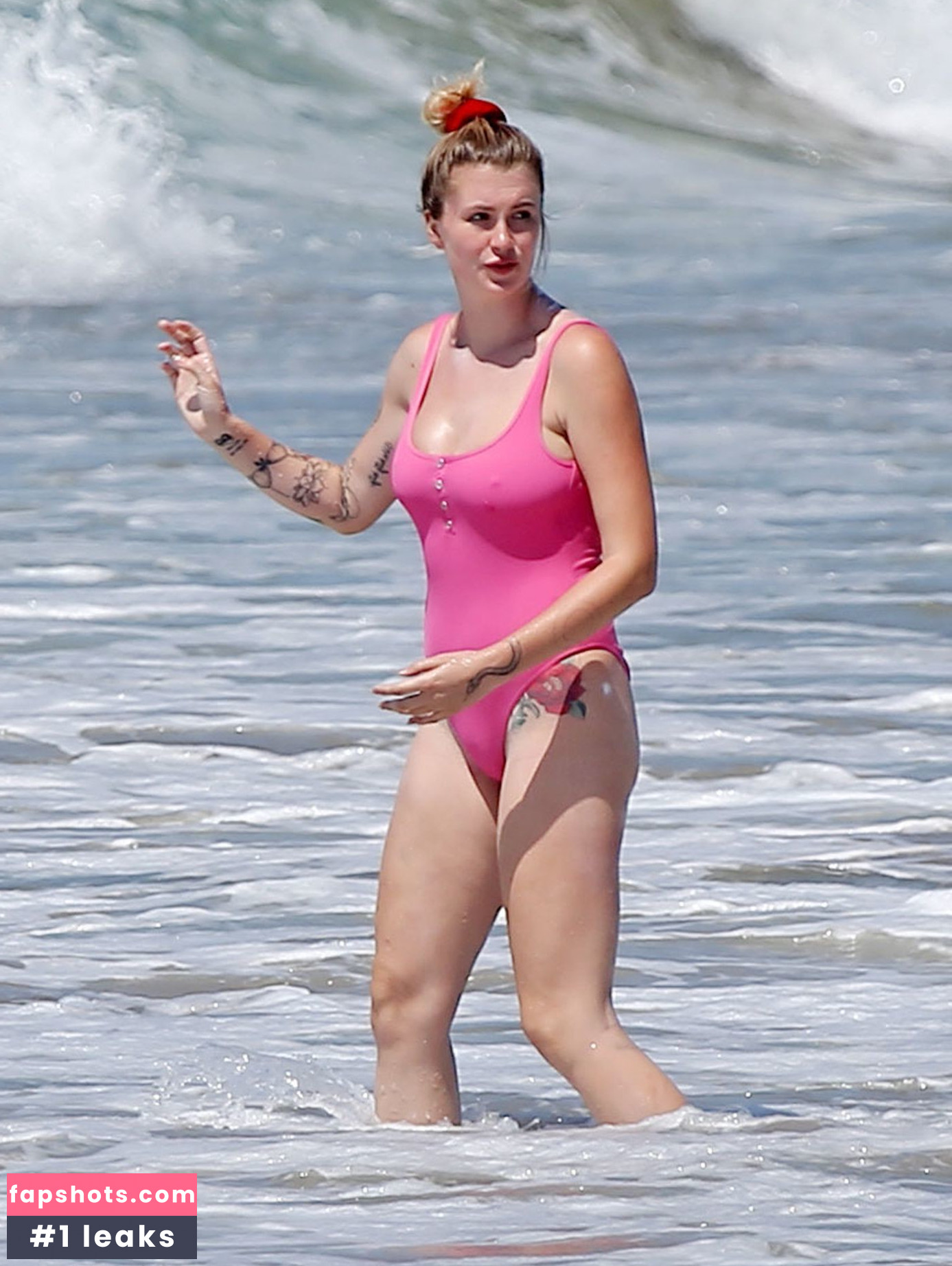Ireland Baldwin gallery photo #497