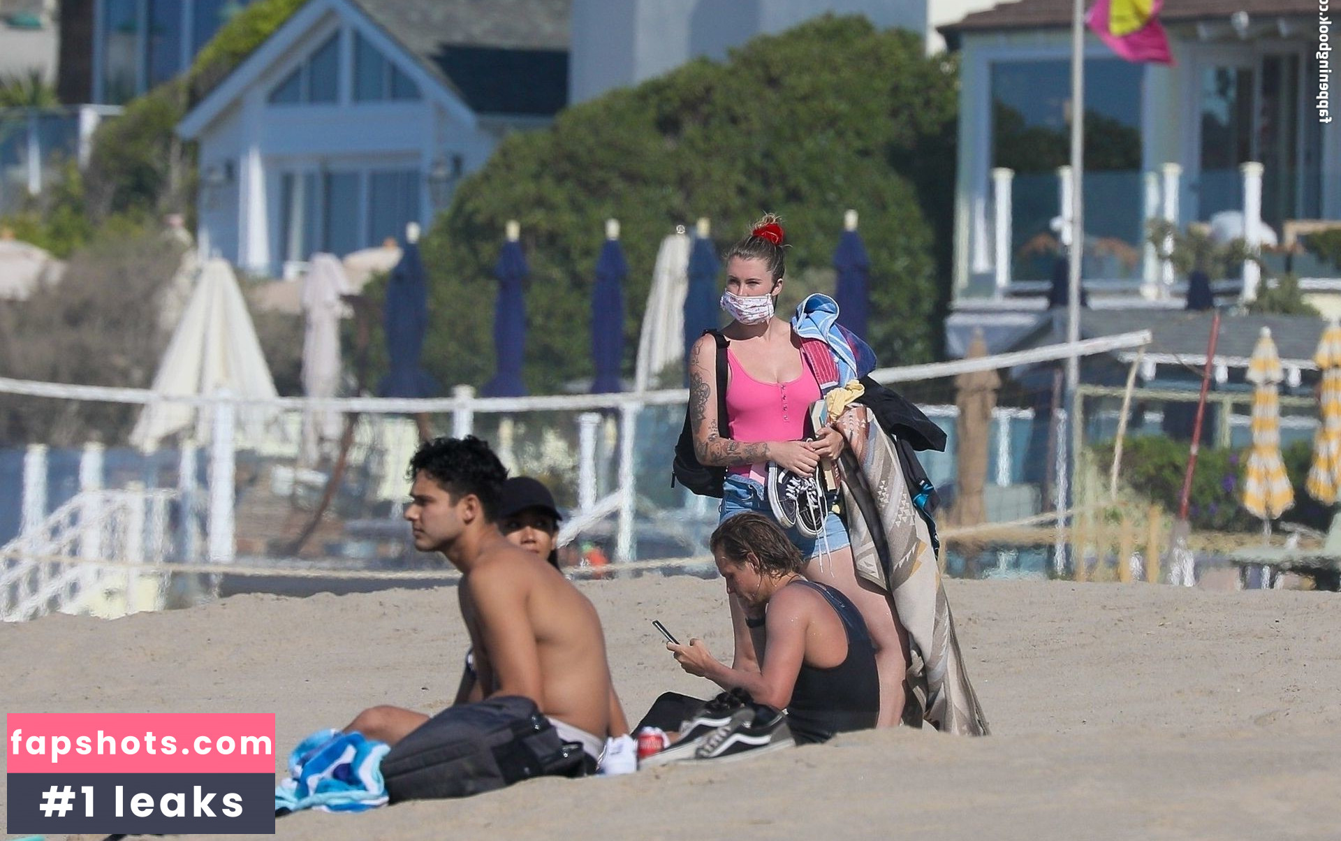 Ireland Baldwin gallery photo #502