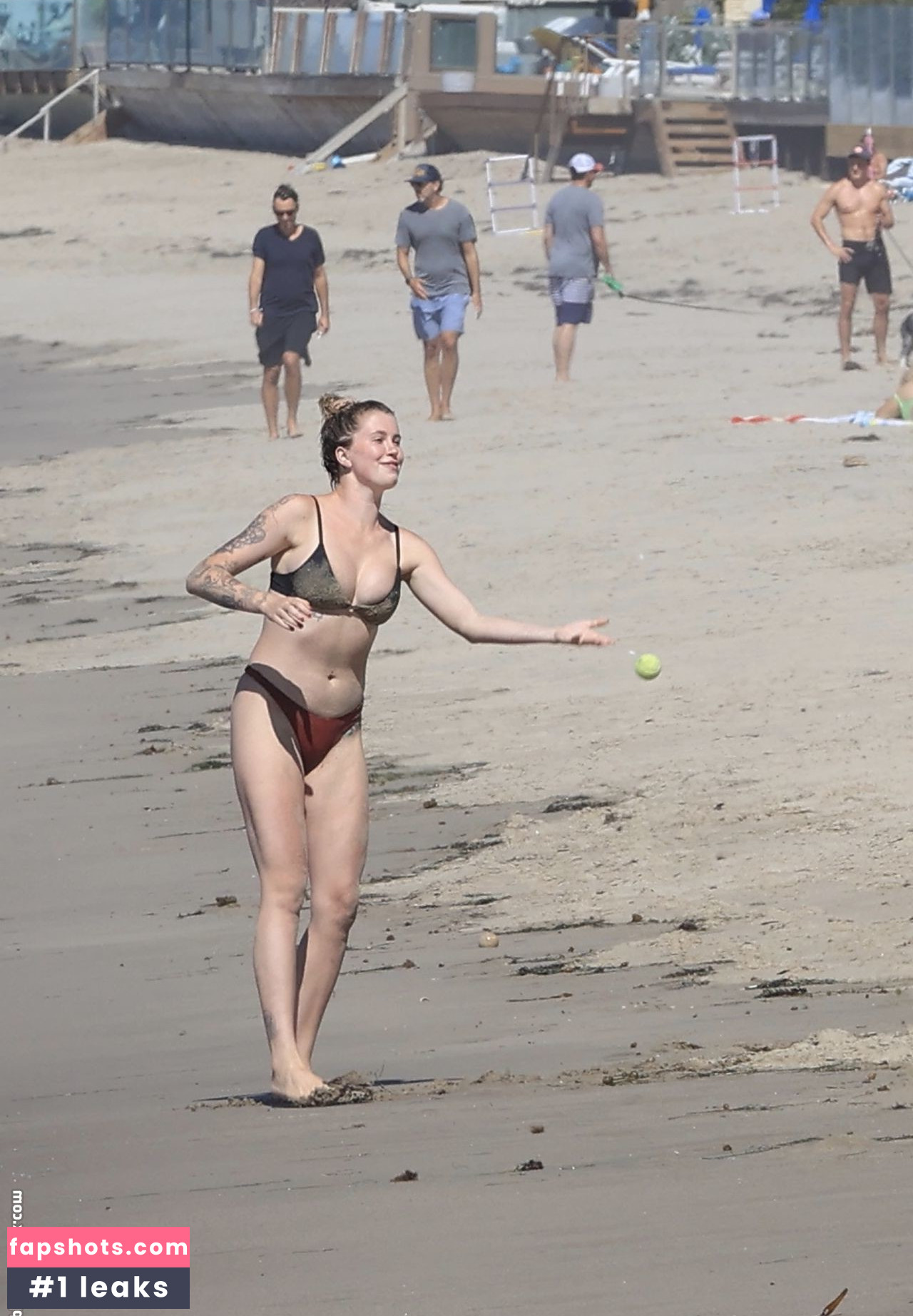 Ireland Baldwin gallery photo #589