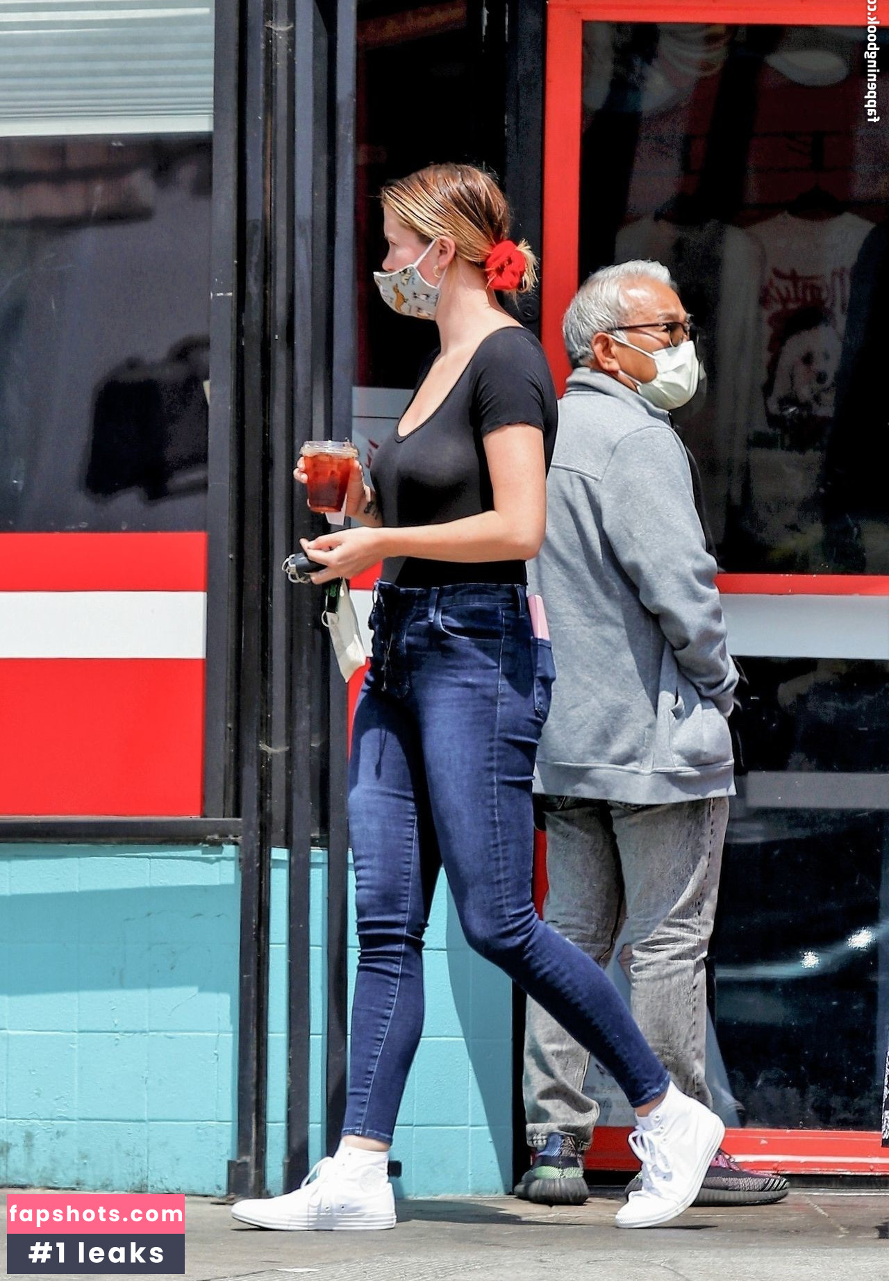 Ireland Baldwin gallery photo #638