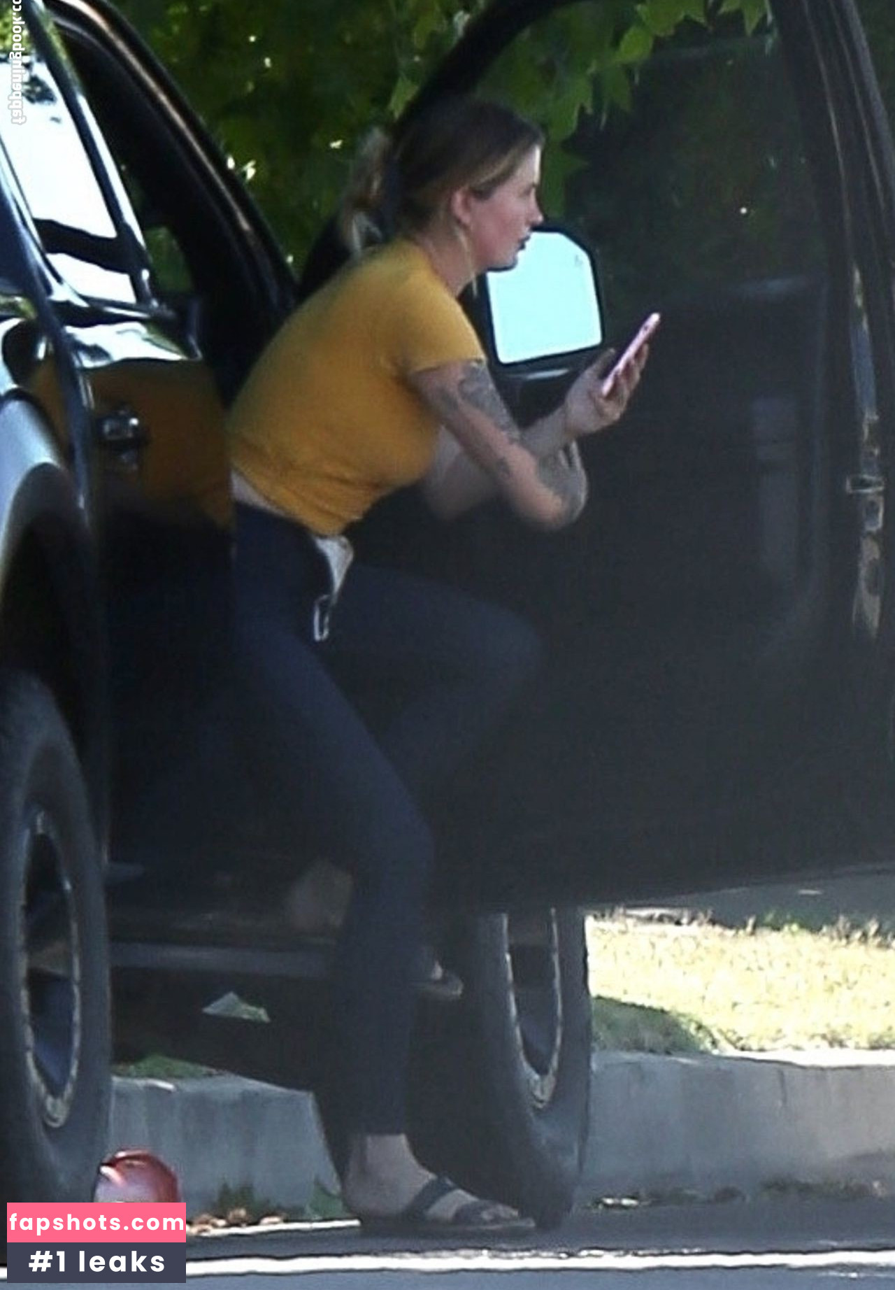 Ireland Baldwin gallery photo #641