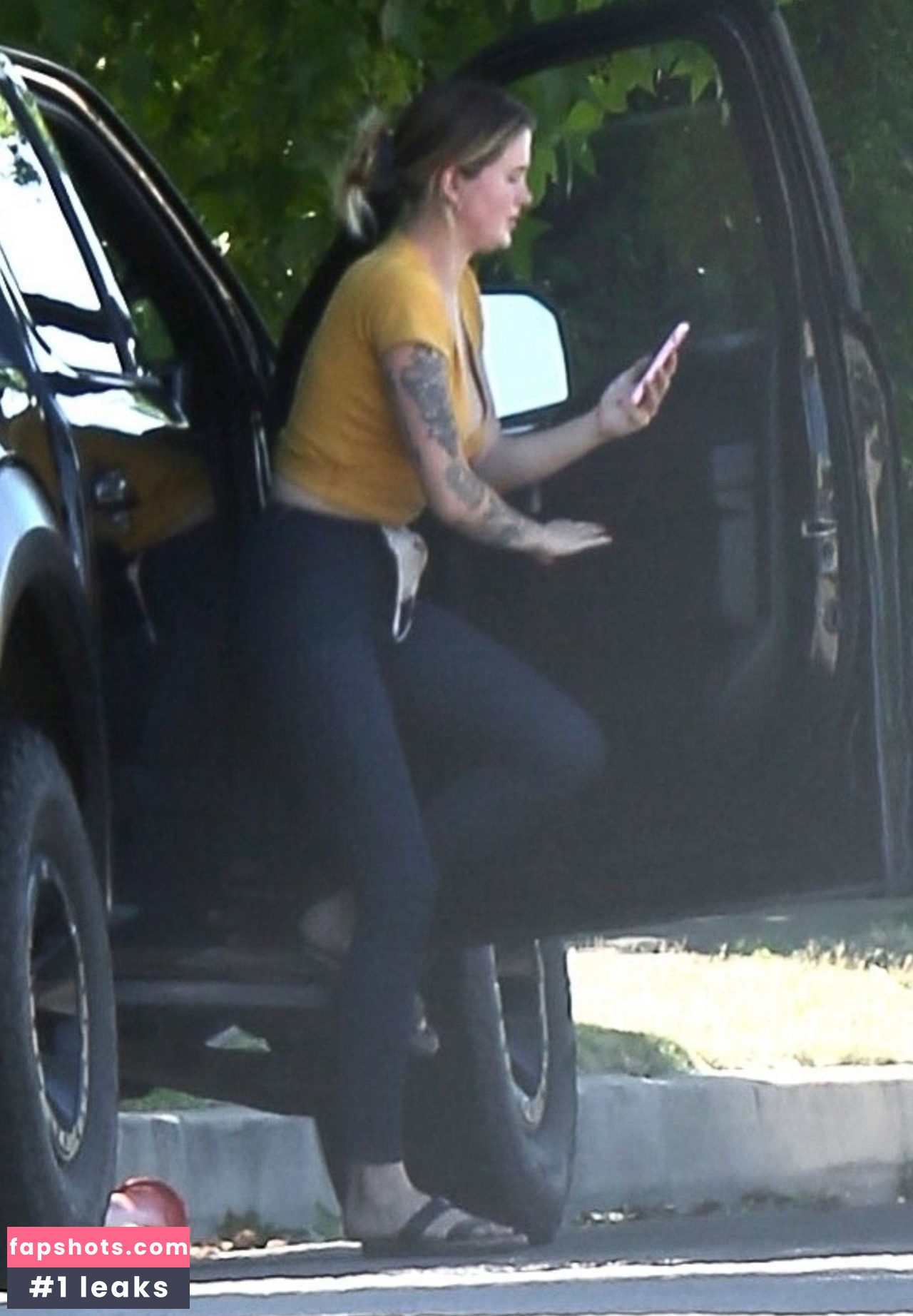 Ireland Baldwin gallery photo #642
