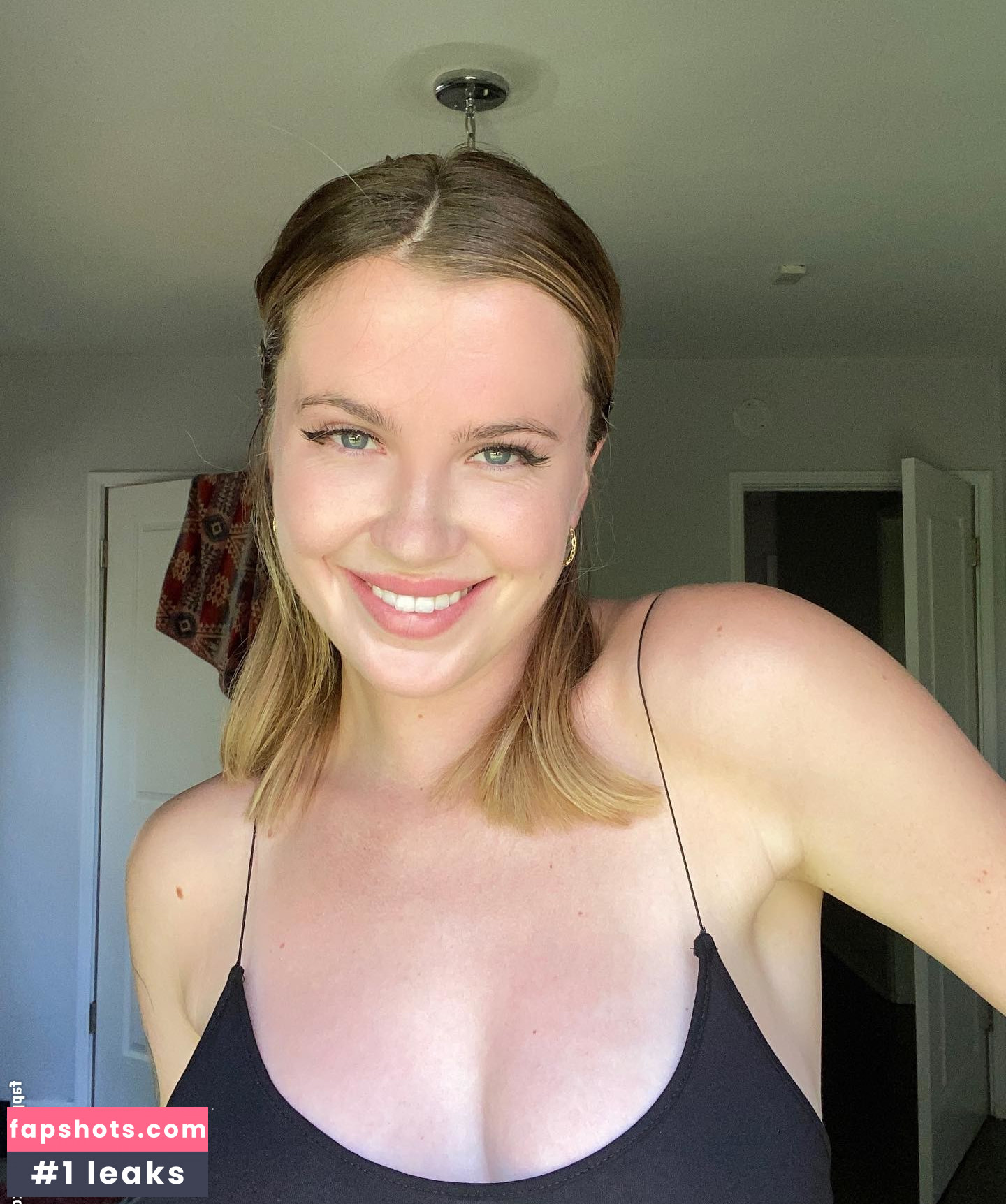 Ireland Baldwin gallery photo #645